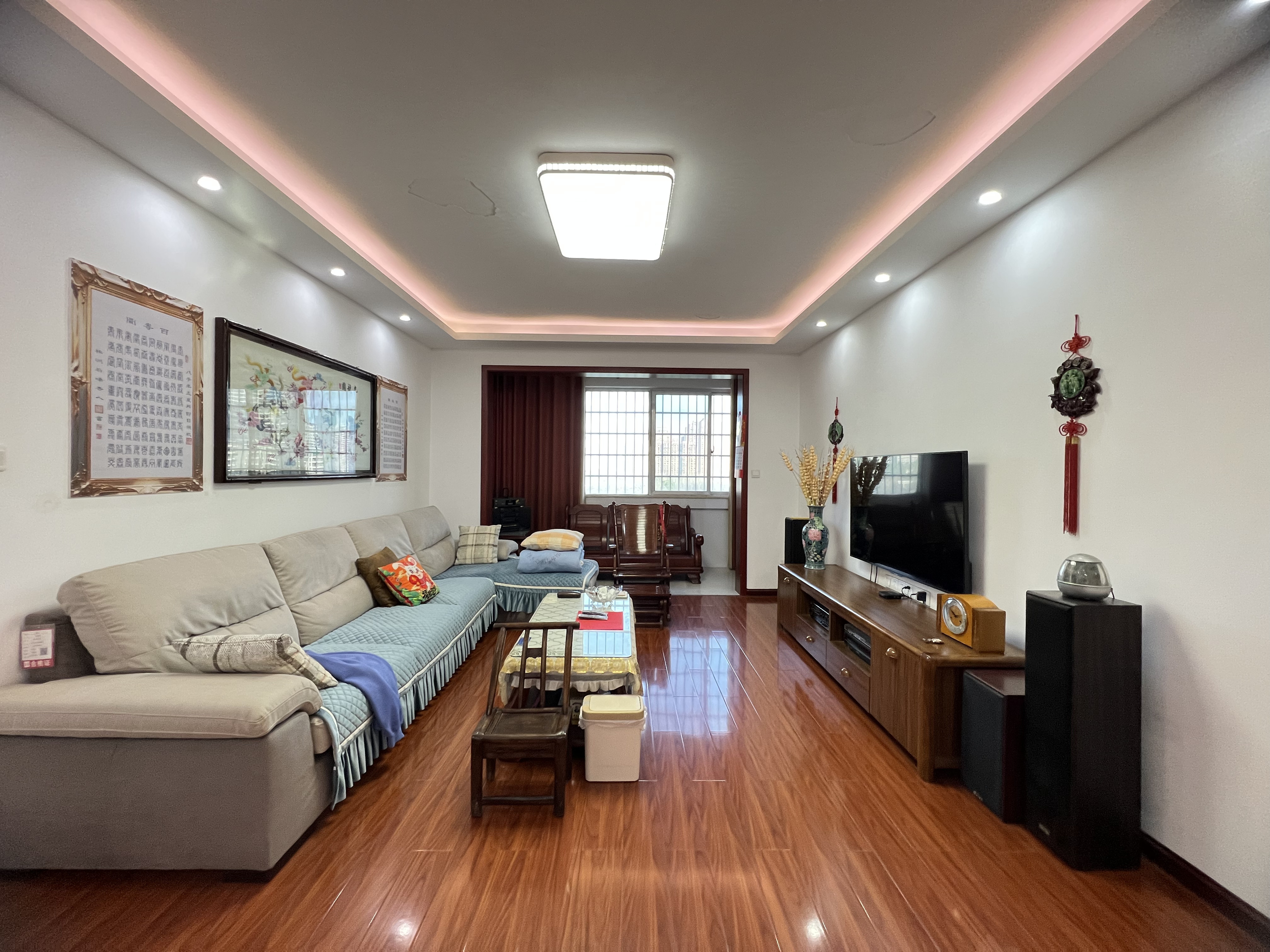 山河锦园 4室2厅1卫 65.0万 山河锦园 4室2厅1卫 65.0万室内图