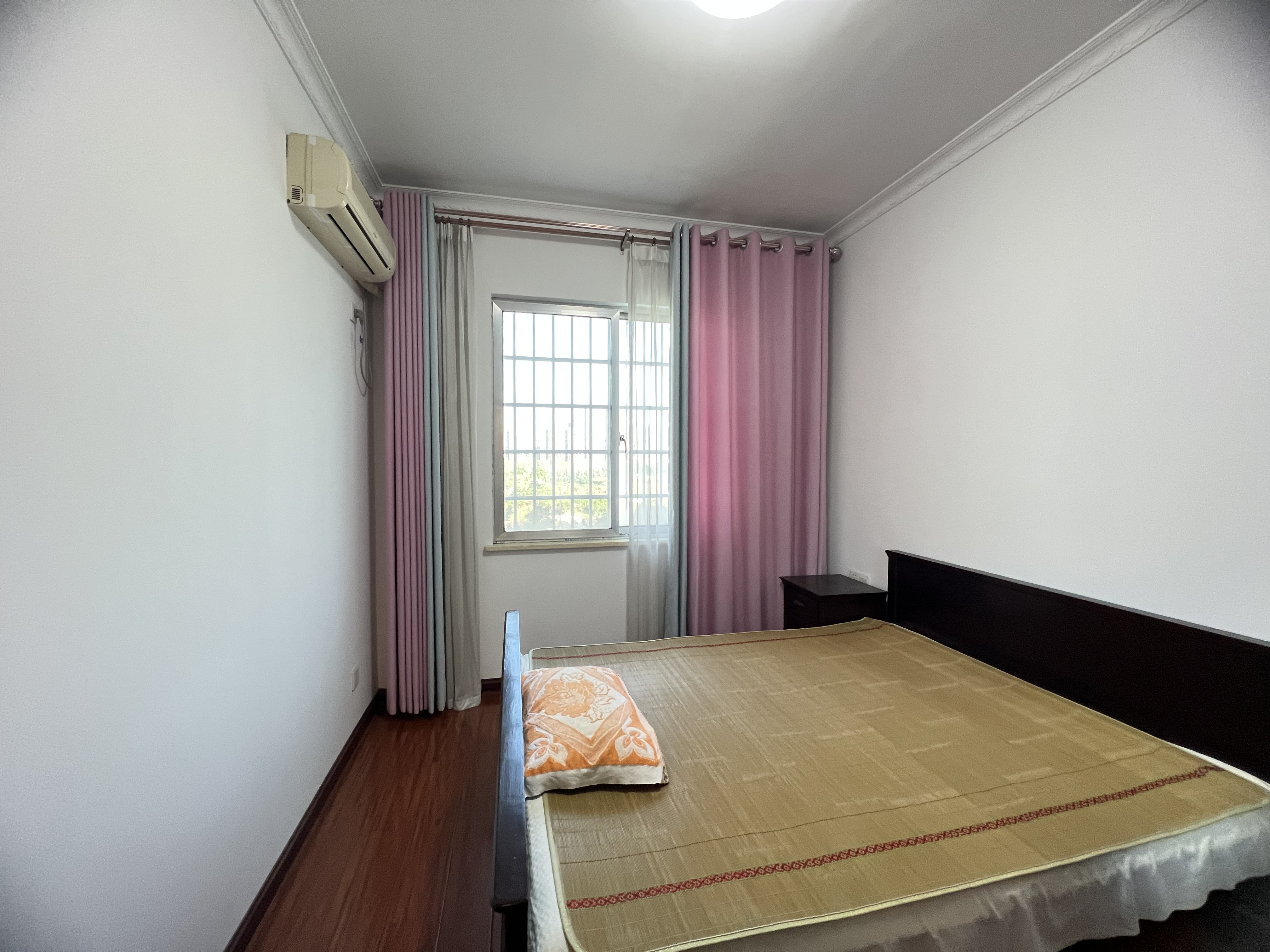 山河锦园 4室2厅1卫 65.0万 山河锦园 4室2厅1卫 65.0万室内图