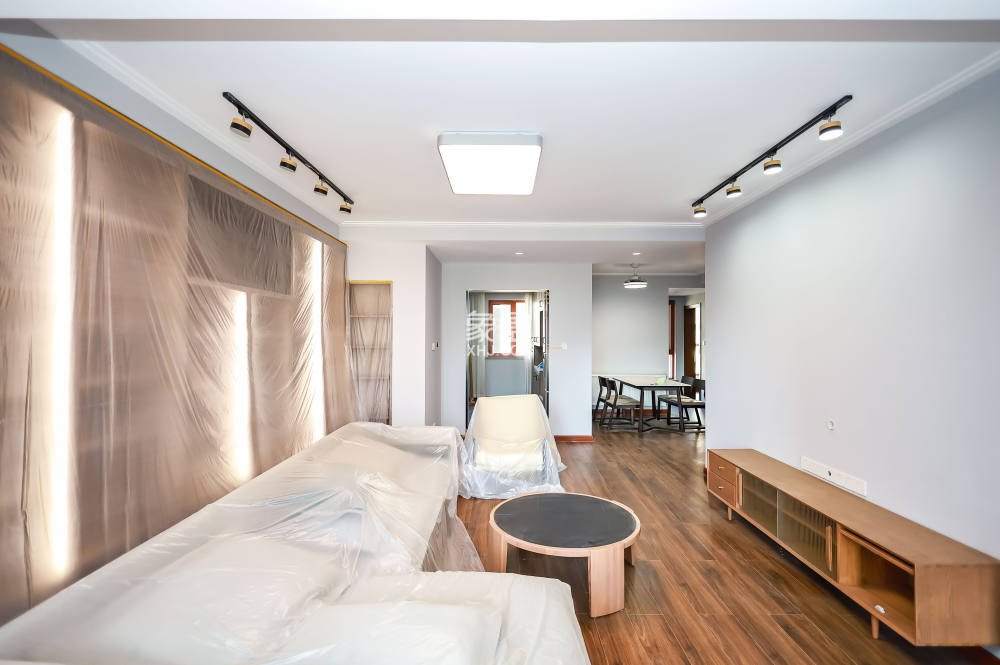 金科东方大院三四期  3室2厅2卫    148.8万