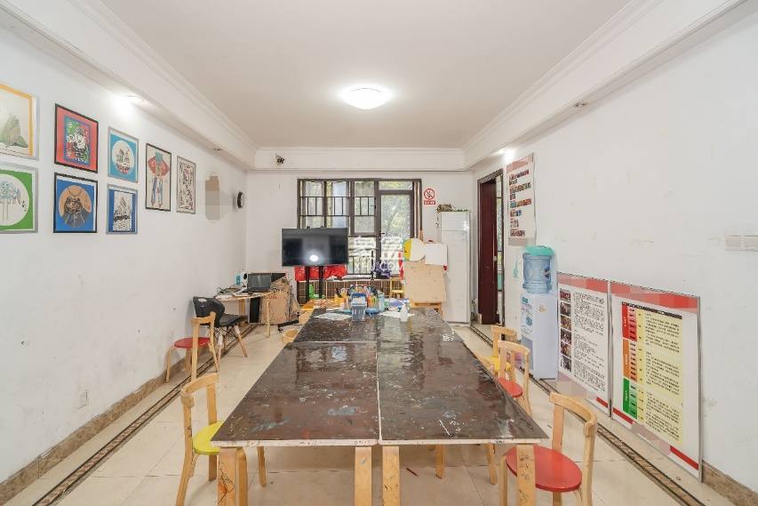 中海国际一期 3室2厅1卫 2000.0元/月 中海国际一期 3室2厅1卫 2000.0元/月室内图