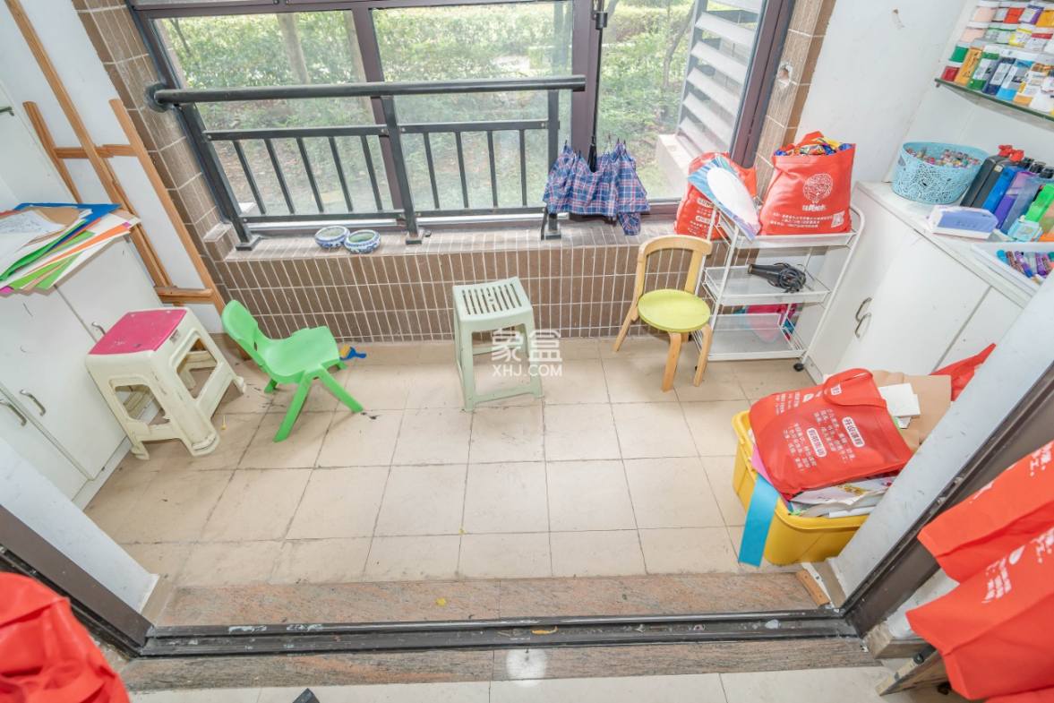 中海国际一期 3室2厅1卫 2000.0元/月 中海国际一期 3室2厅1卫 2000.0元/月室内图