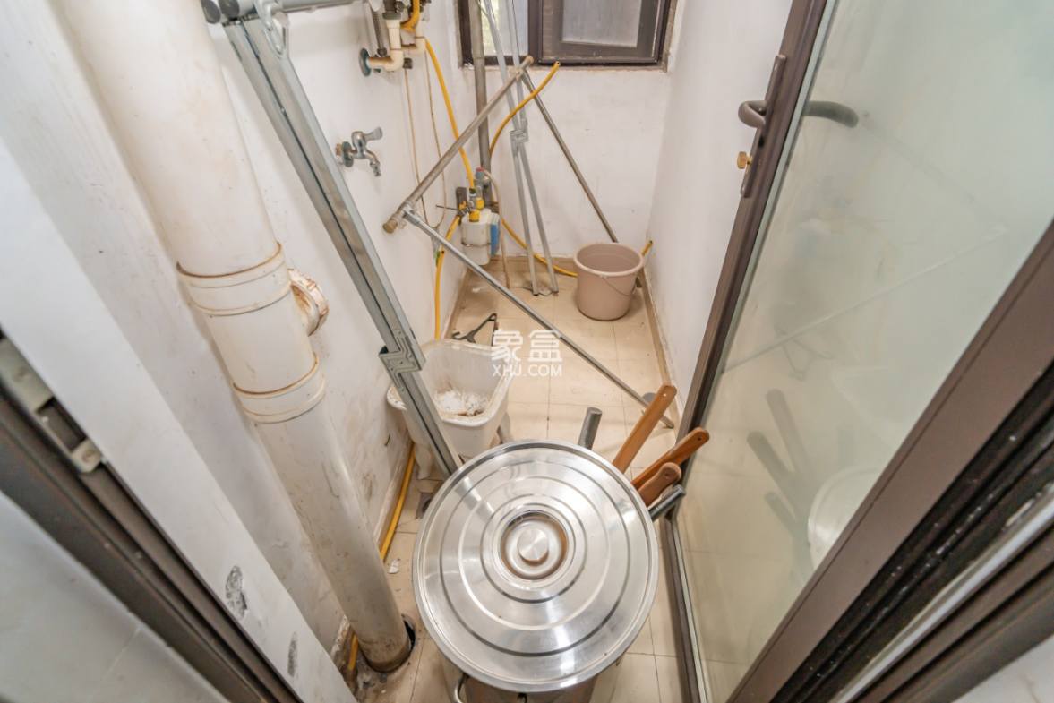 中海国际一期 3室2厅1卫 2000.0元/月 中海国际一期 3室2厅1卫 2000.0元/月室内图