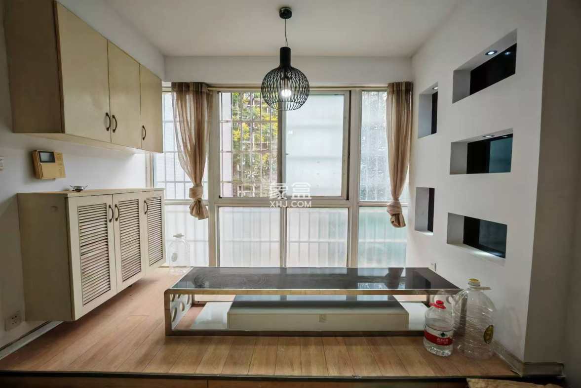 生活艺术城  3室2厅2卫    2200.0元/月 生活艺术城  3室2厅2卫    2200.0元/月室内图