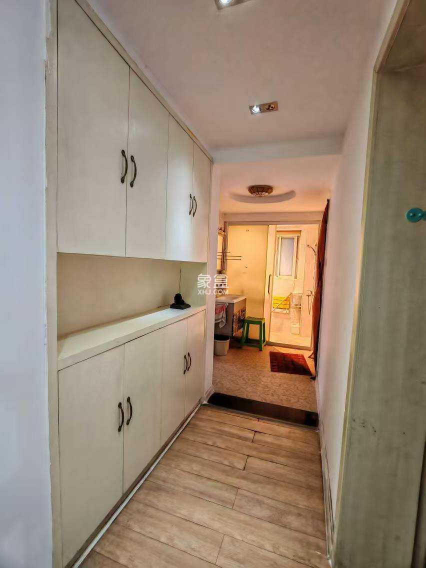 生活艺术城  3室2厅2卫    2200.0元/月 生活艺术城  3室2厅2卫    2200.0元/月室内图