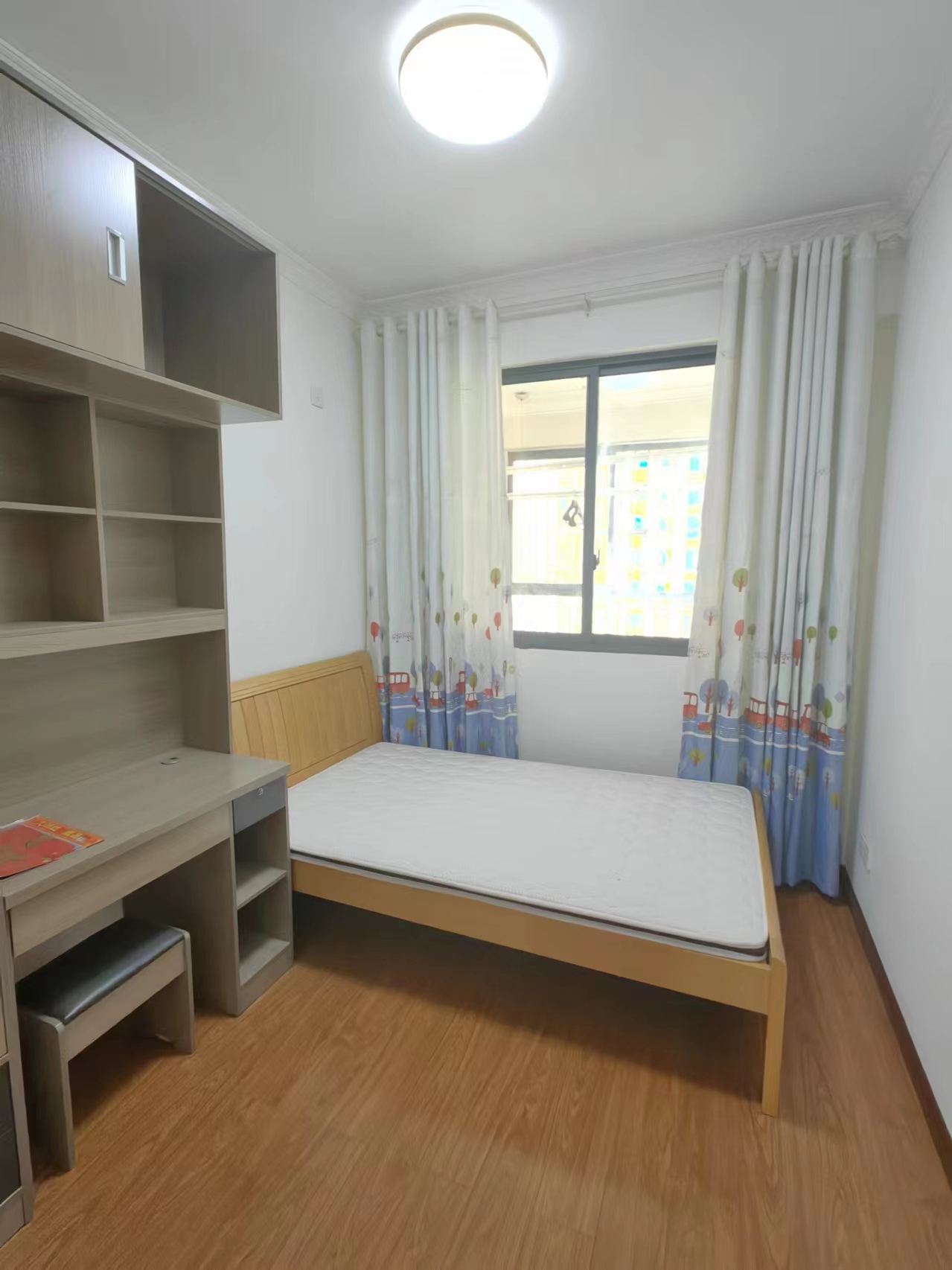 天元涉外景园C区 3室2厅2卫 2700.0元/月 天元涉外景园C区 3室2厅2卫 2700.0元/月室内图