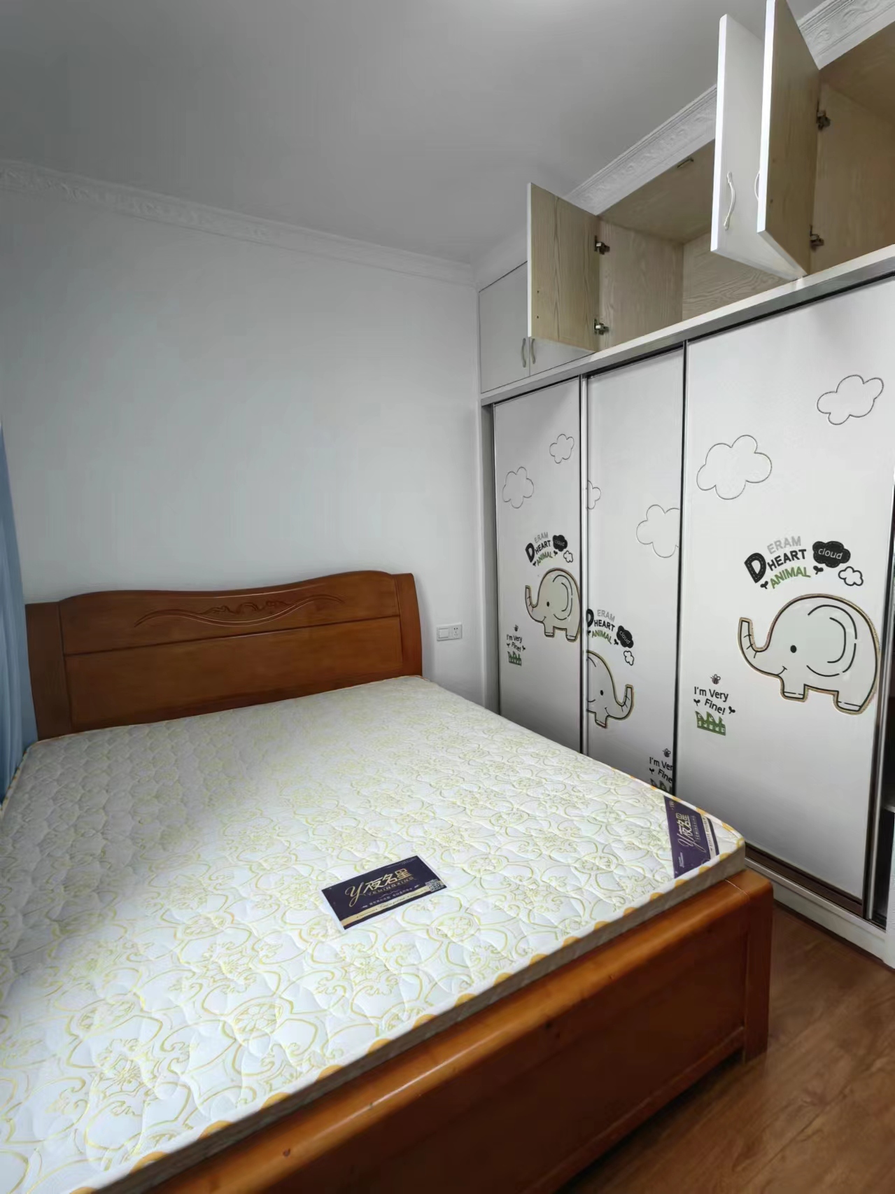 天元涉外景园C区 3室2厅2卫 2700.0元/月 天元涉外景园C区 3室2厅2卫 2700.0元/月室内图