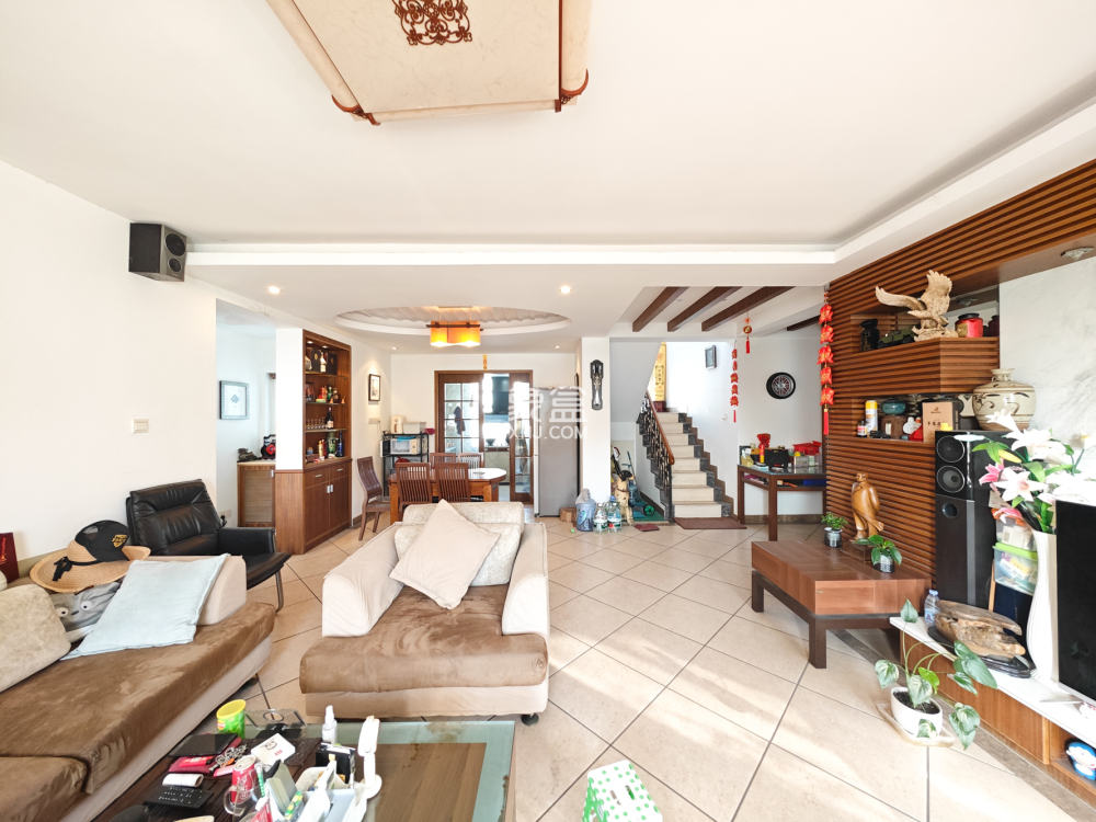 同升湖山庄  5室2厅3卫   158.00万