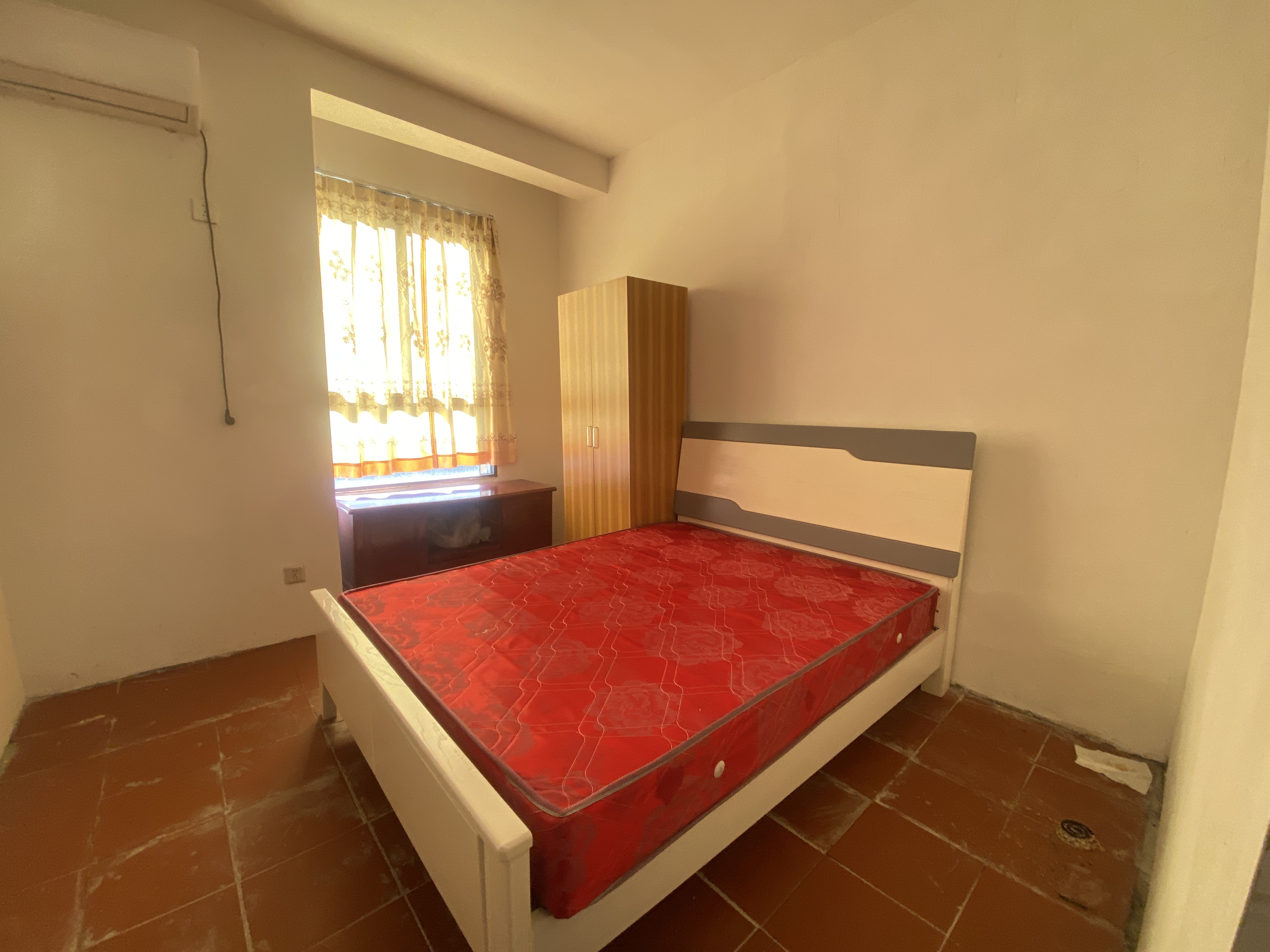 泰山公馆 3室2厅1卫 43.0万 泰山公馆 3室2厅1卫 43.0万室内图