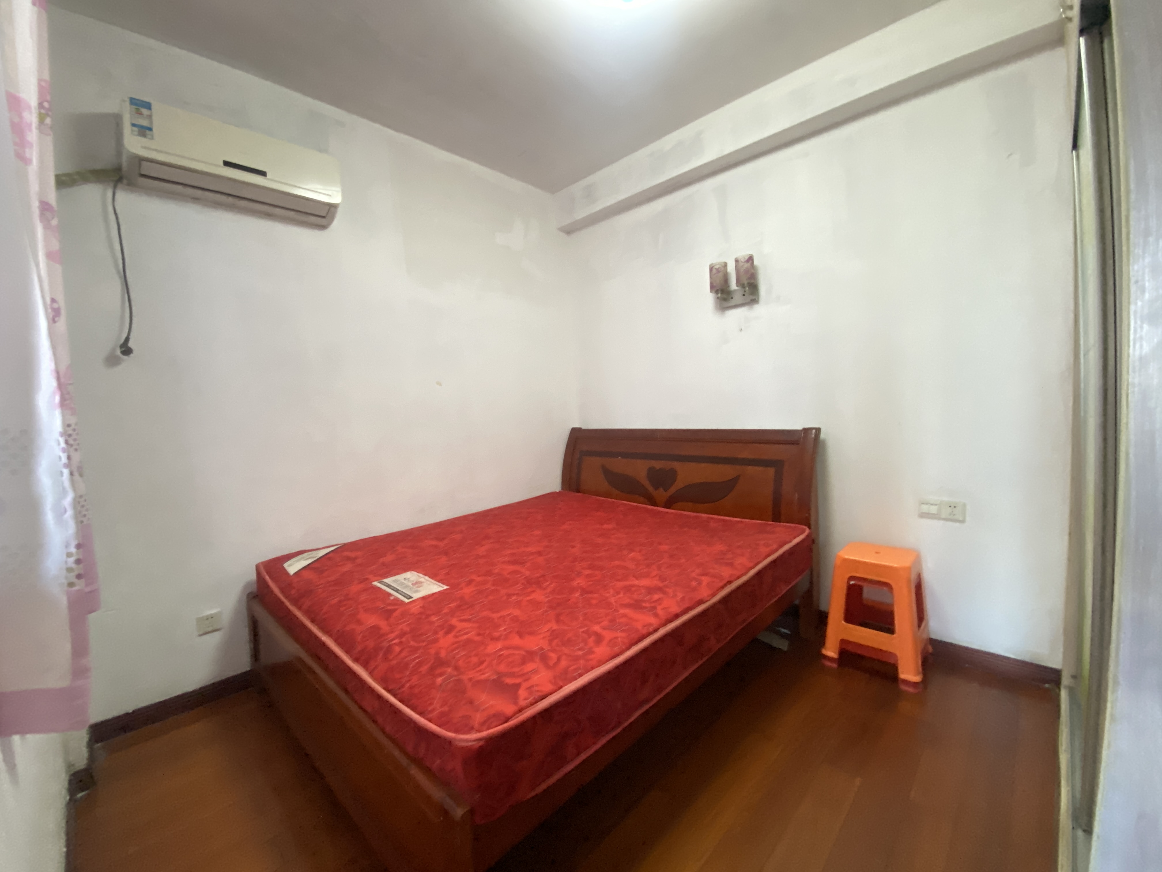 泰山公馆 3室2厅1卫 43.0万 泰山公馆 3室2厅1卫 43.0万室内图