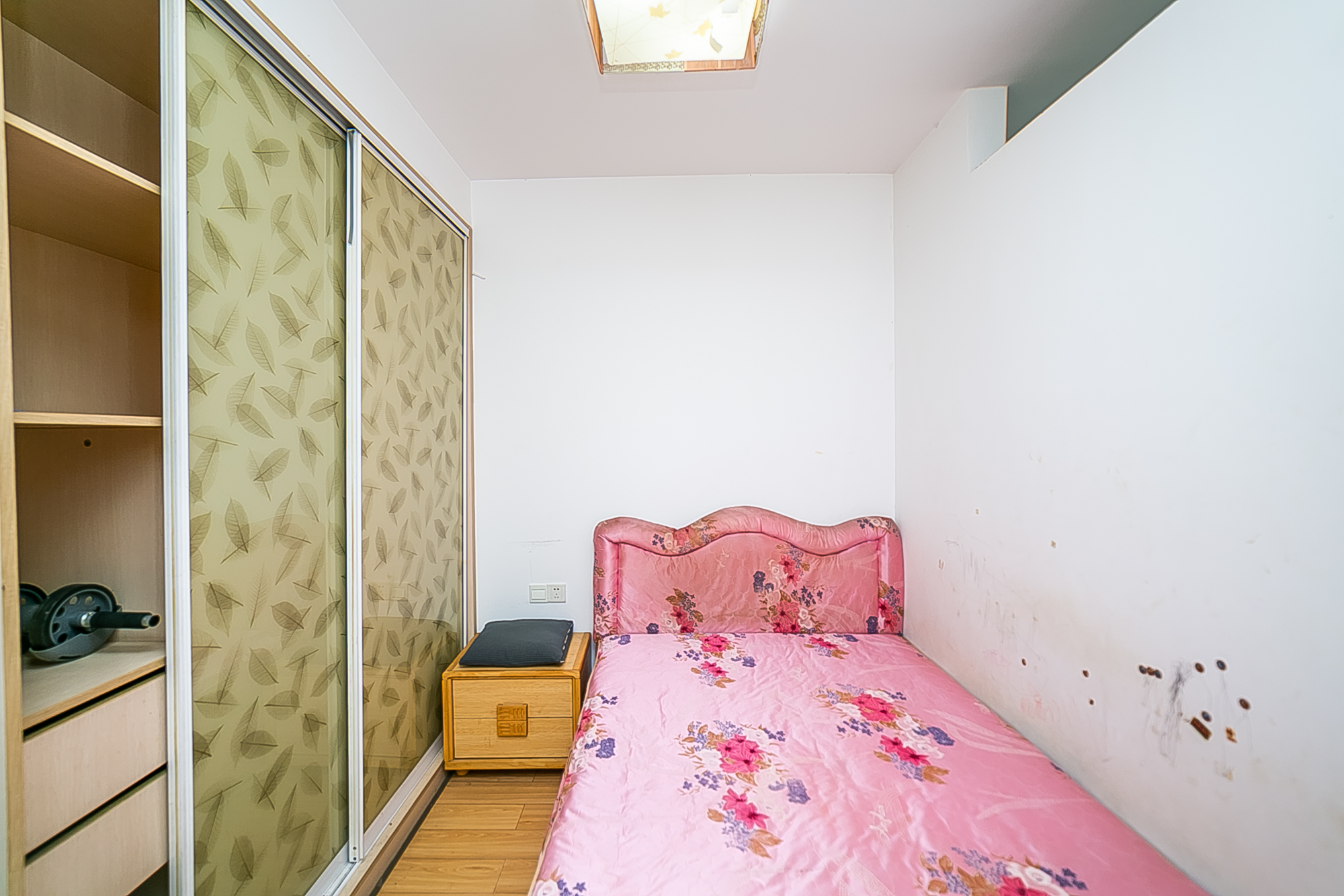 华银园 2室1厅1卫 39.0万 华银园 2室1厅1卫 39.0万卧室