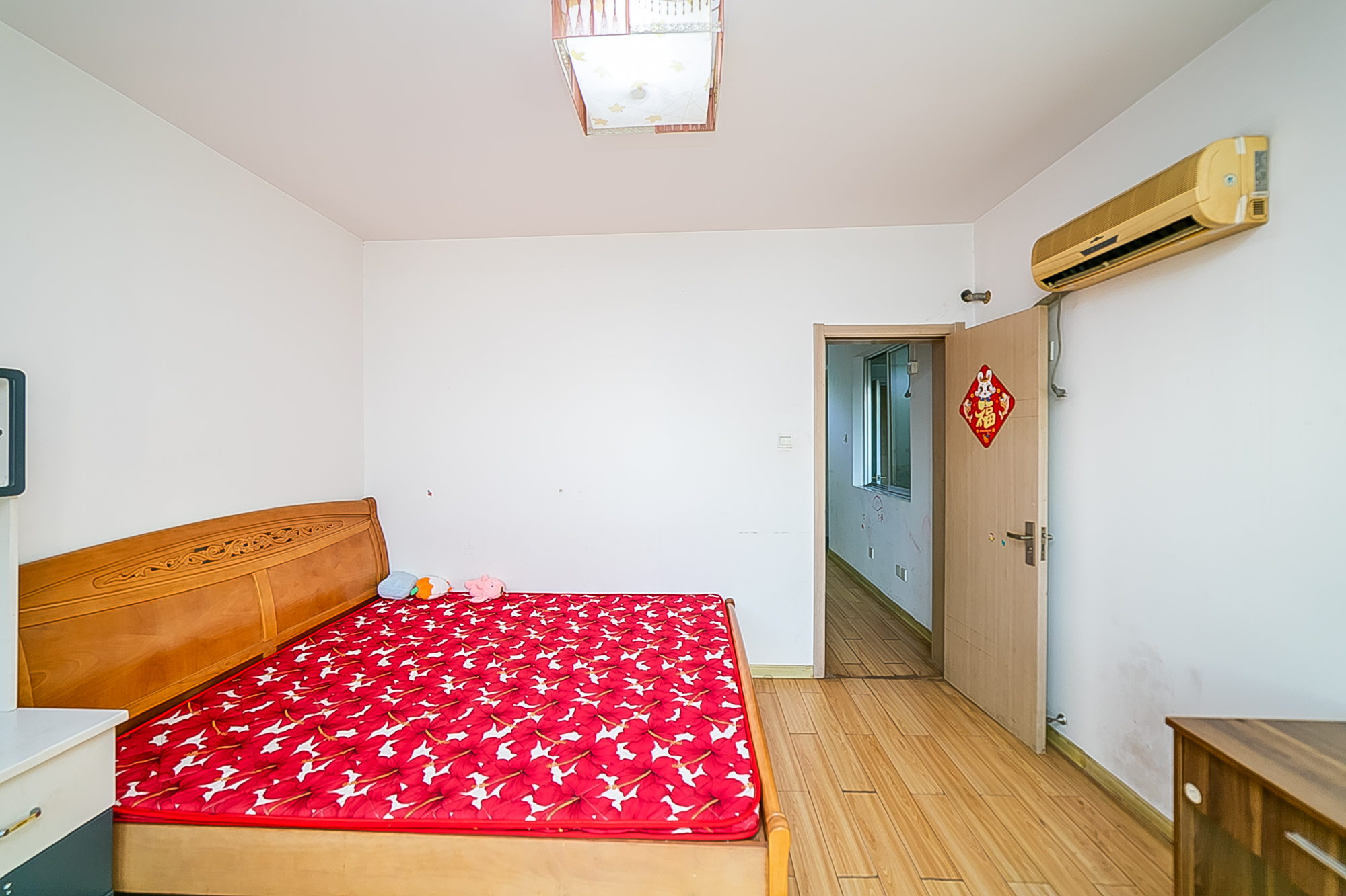 华银园 2室1厅1卫 39.0万 华银园 2室1厅1卫 39.0万卧室