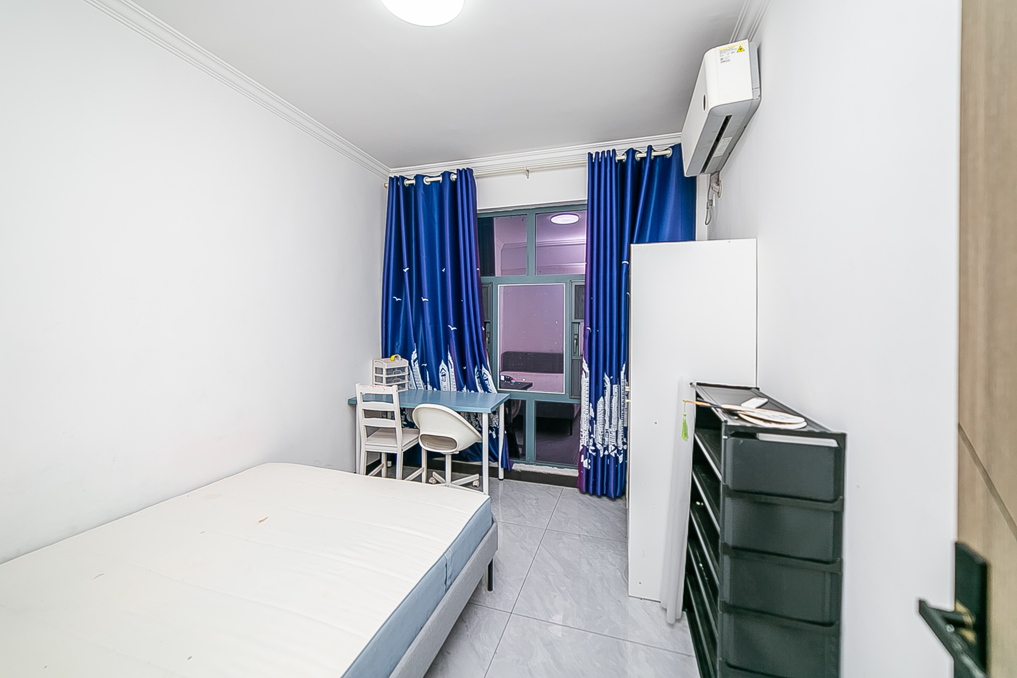 江南华府  4室2厅1卫    120.0万 江南华府  4室2厅1卫    120.0万卧室