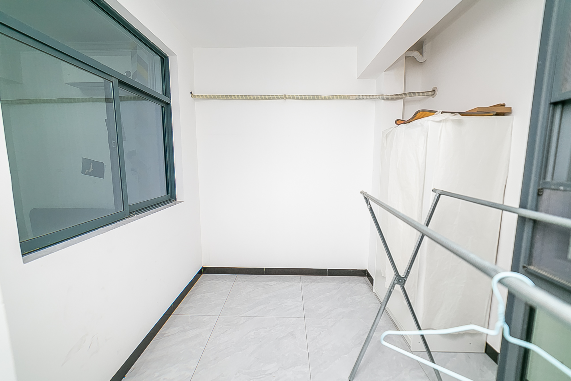 江南华府  4室2厅1卫    120.0万 江南华府  4室2厅1卫    120.0万阳台