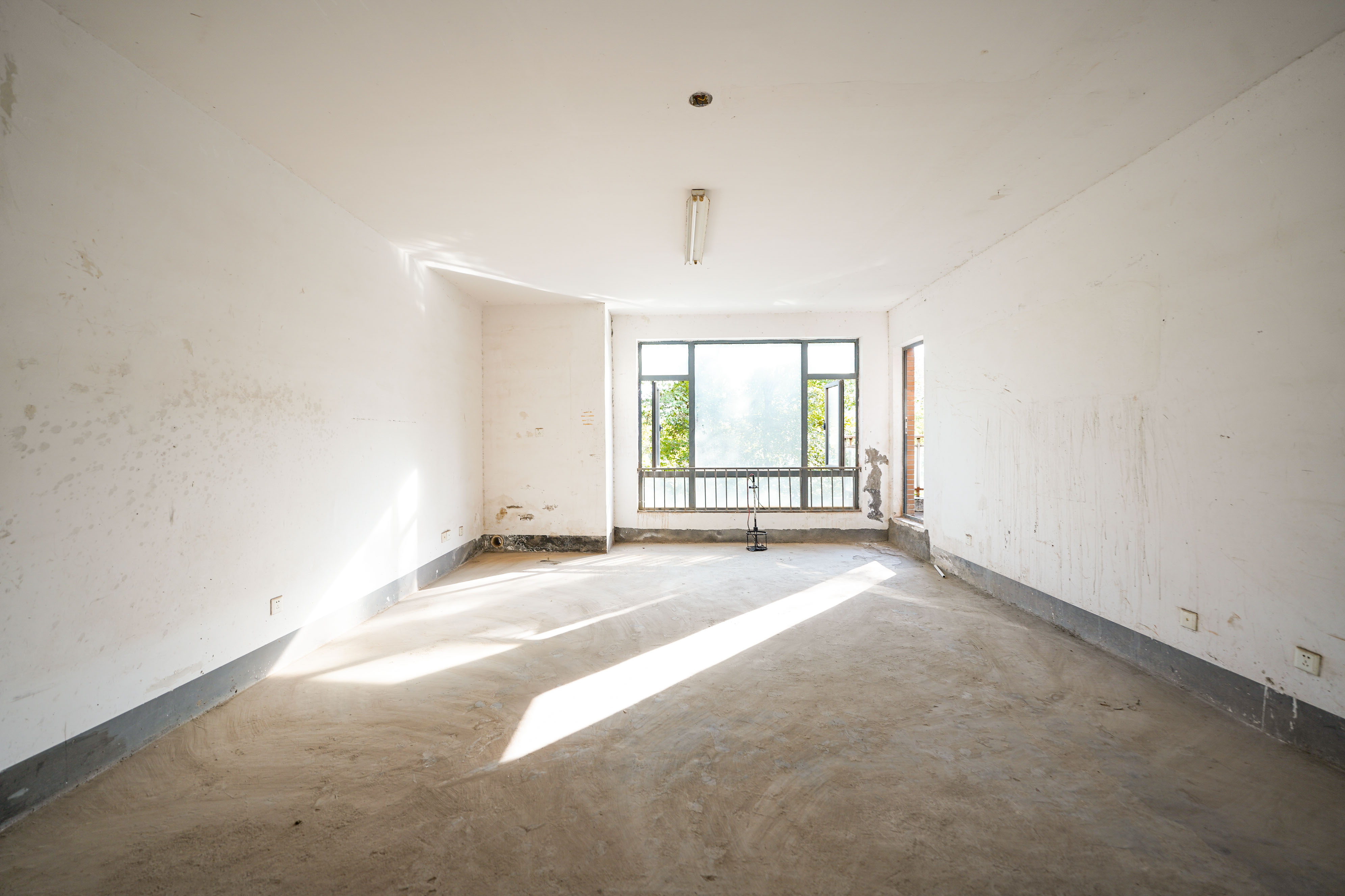 龙湾国际洋房 3室2厅2卫 138.8万 龙湾国际洋房 3室2厅2卫 138.8万客厅