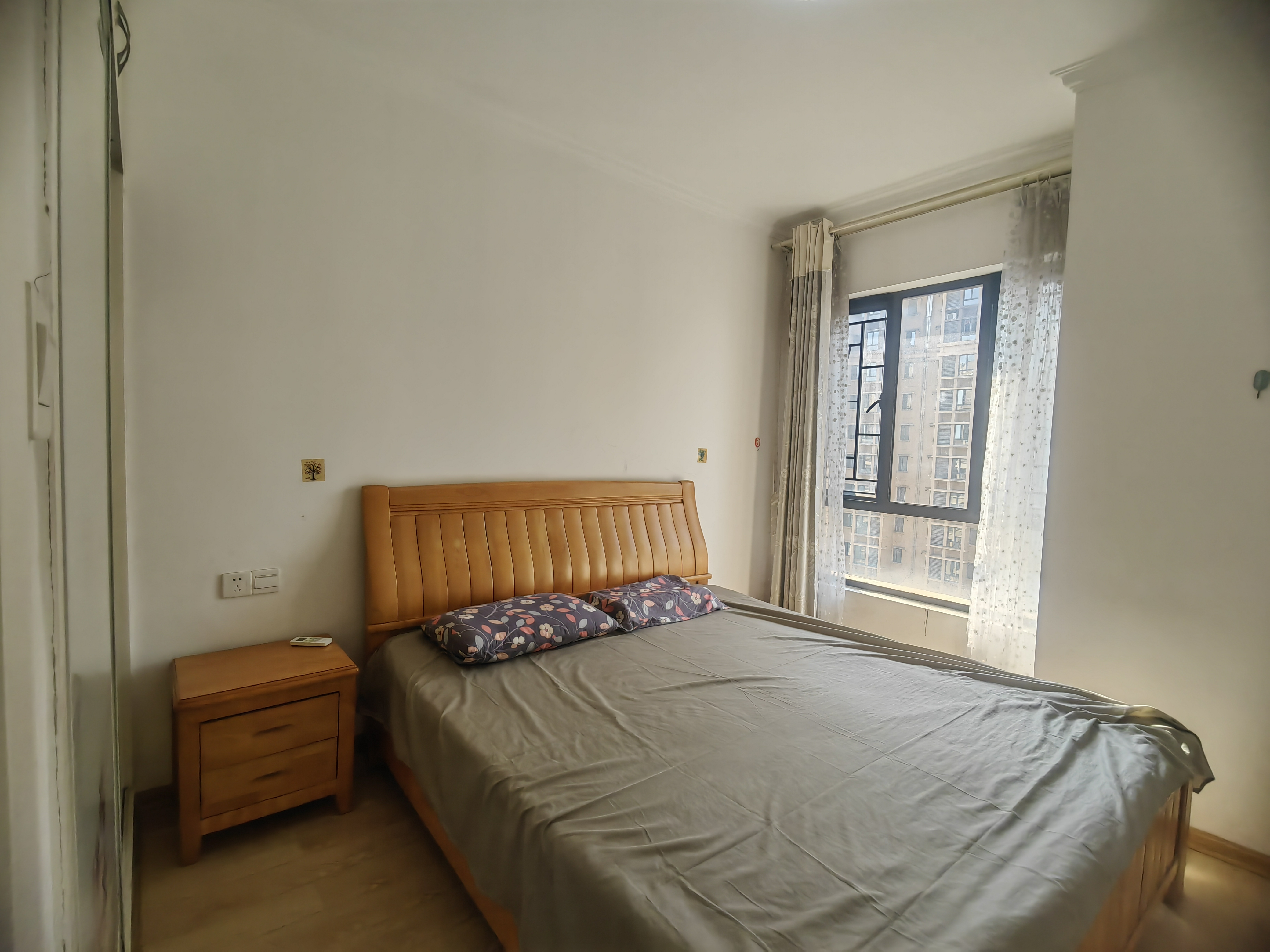 深业睿城 3室2厅1卫 1900.0元/月 深业睿城 3室2厅1卫 1900.0元/月室内图