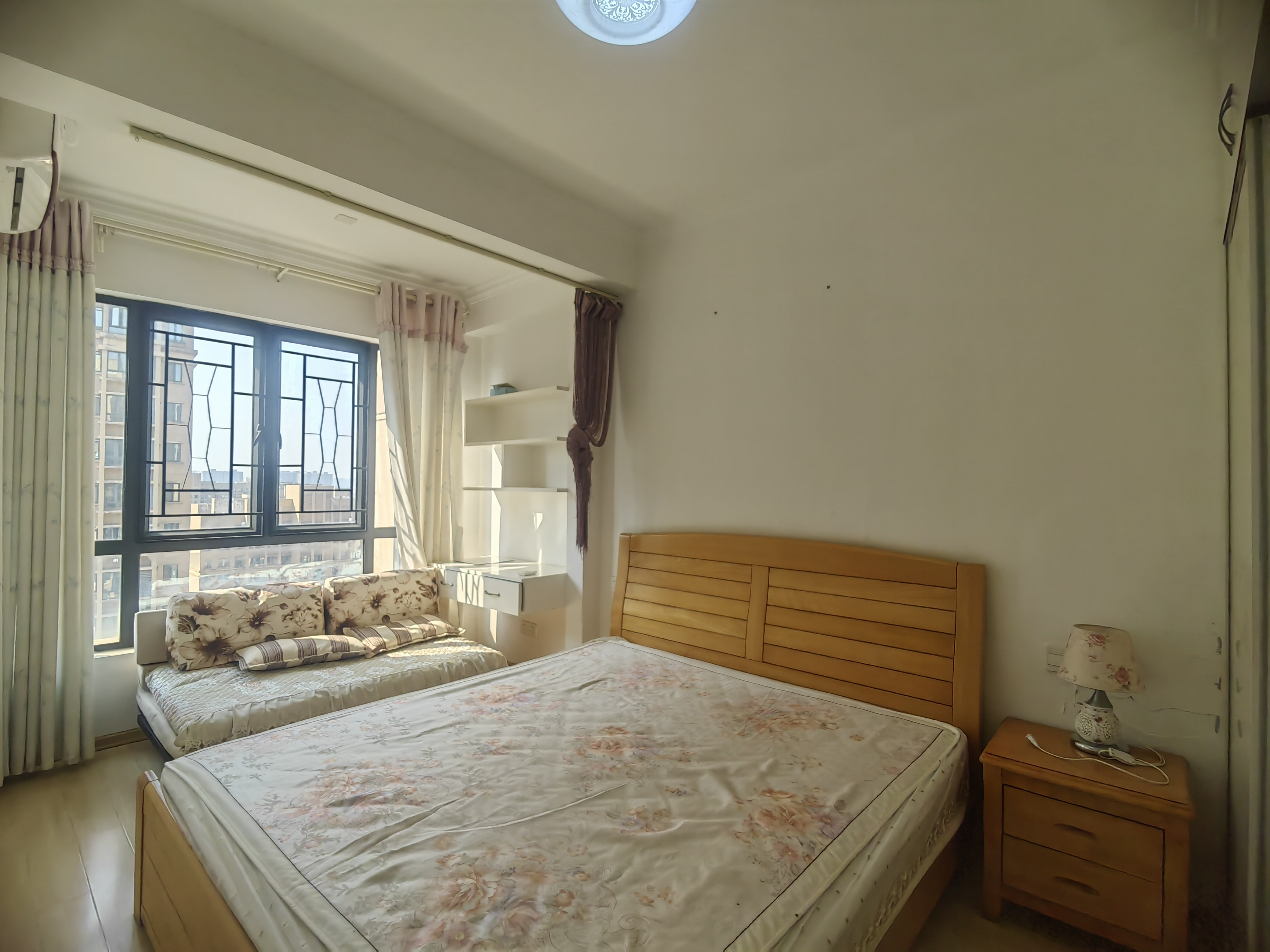 深业睿城 3室2厅1卫 1900.0元/月 深业睿城 3室2厅1卫 1900.0元/月室内图