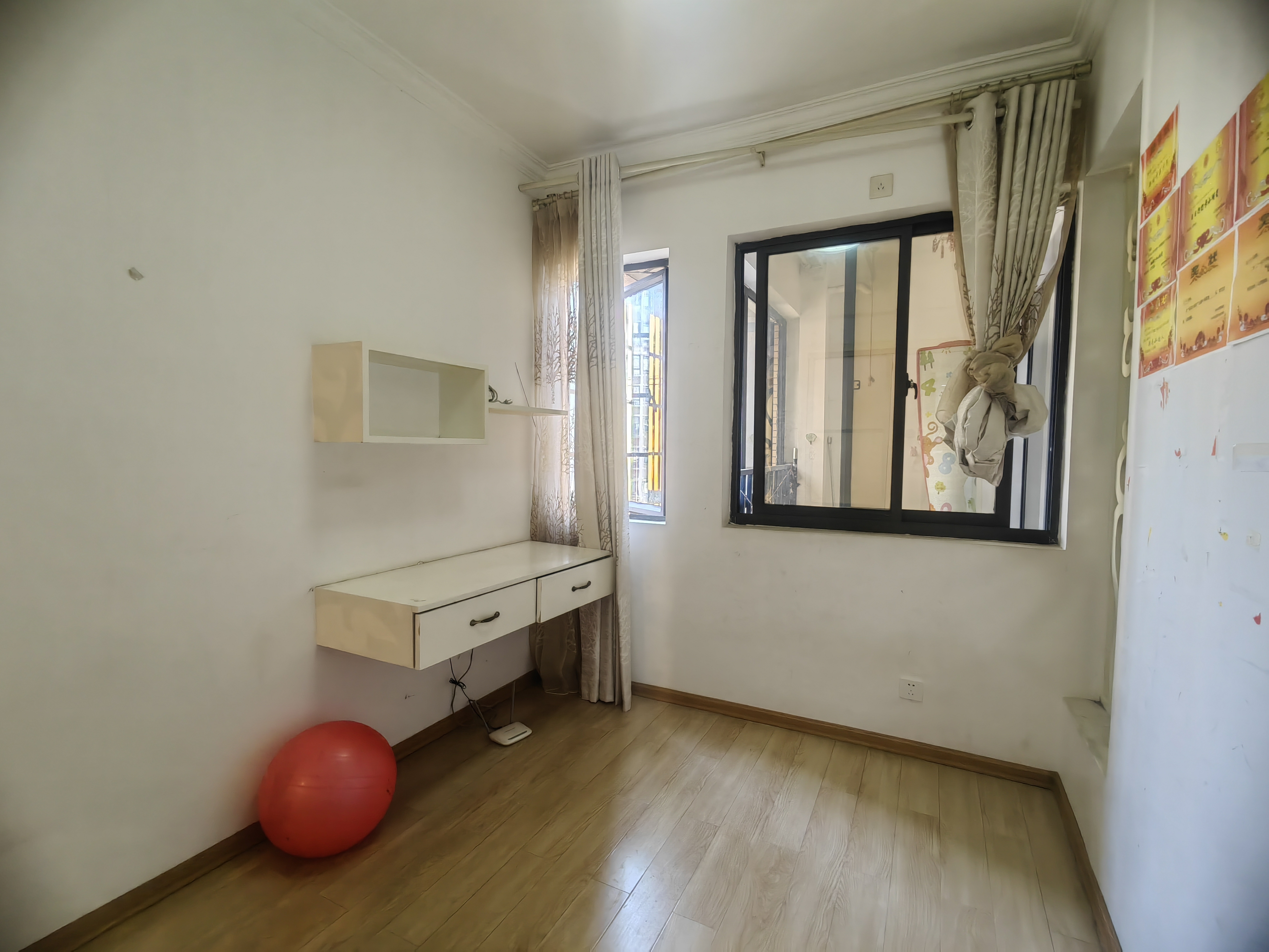 深业睿城 3室2厅1卫 1900.0元/月 深业睿城 3室2厅1卫 1900.0元/月室内图