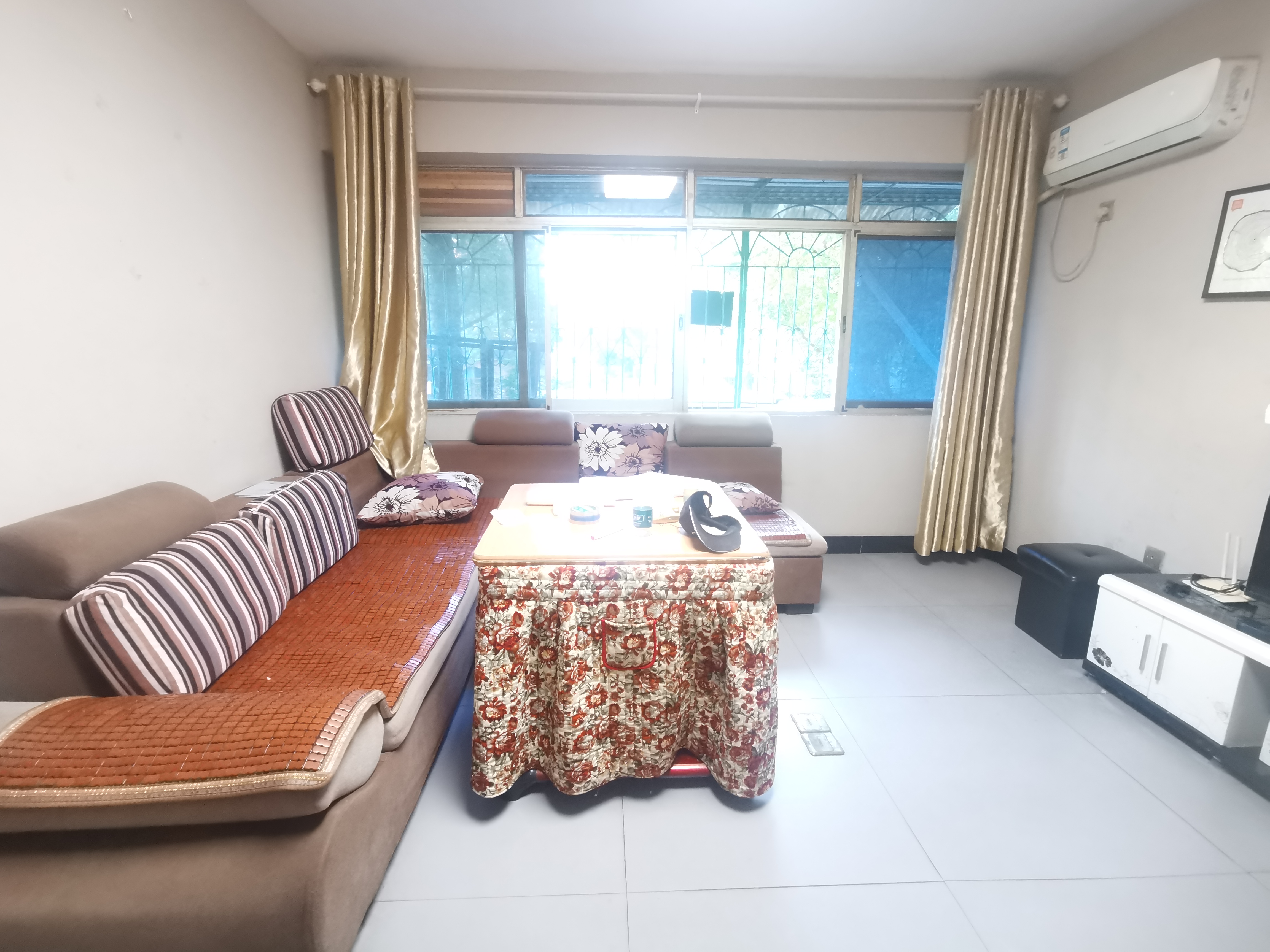 丽臣小区 2室2厅1卫 1900.0元/月 丽臣小区 2室2厅1卫 1900.0元/月室内图