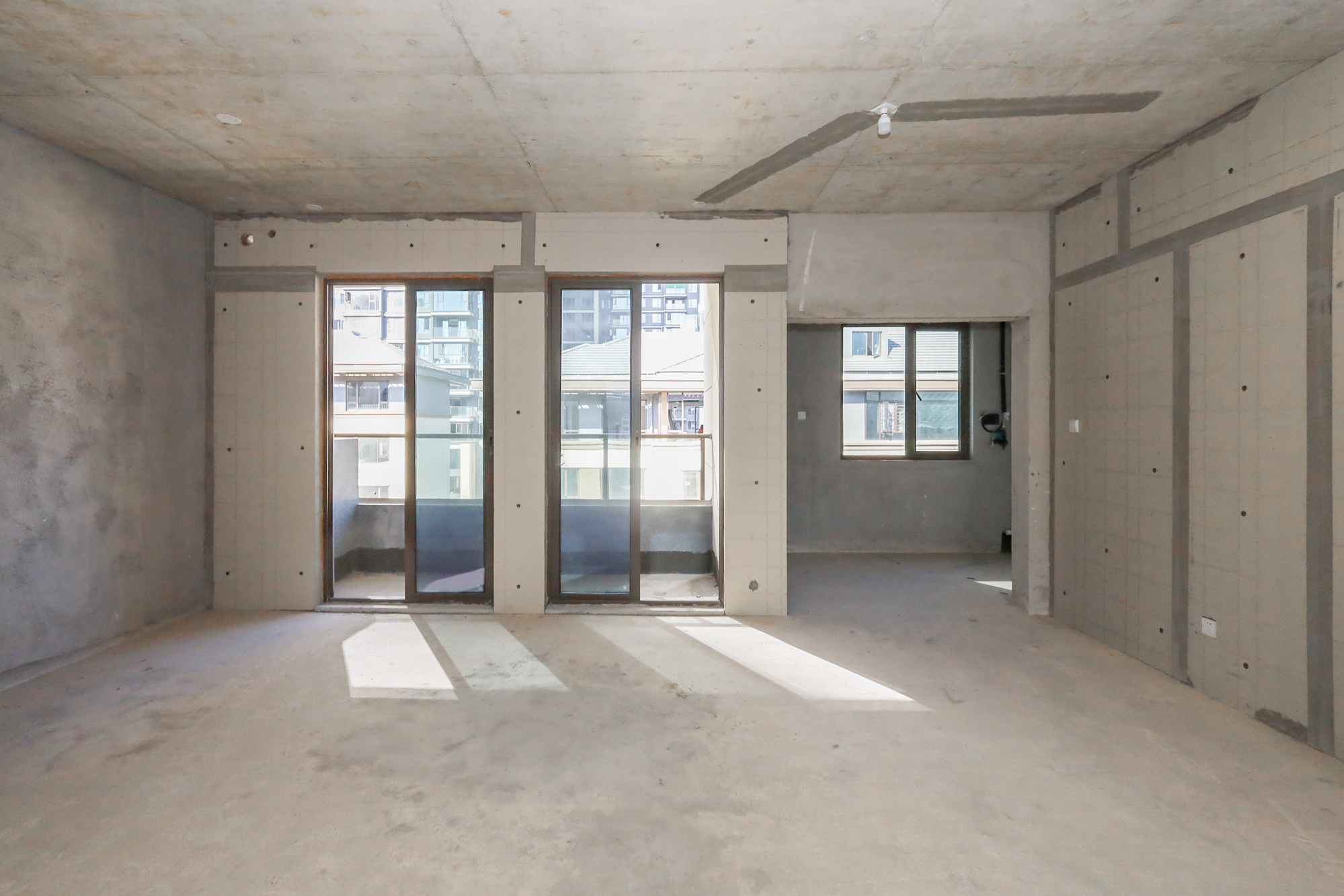 正荣滨江紫阙台  5室2厅3卫    368.0万其他