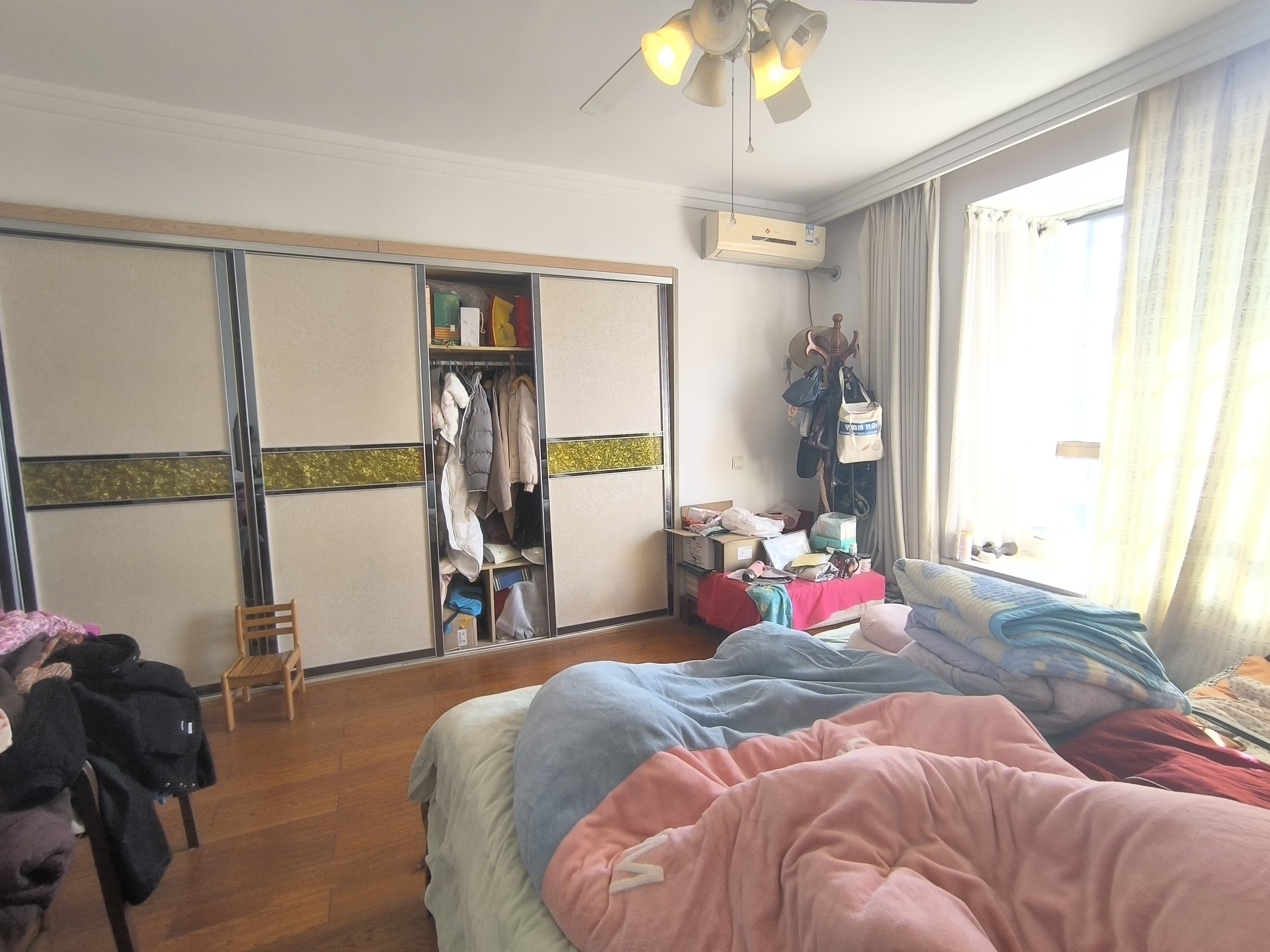 慧泽园（城院教师新村）  4室2厅2卫   75.00万室内图