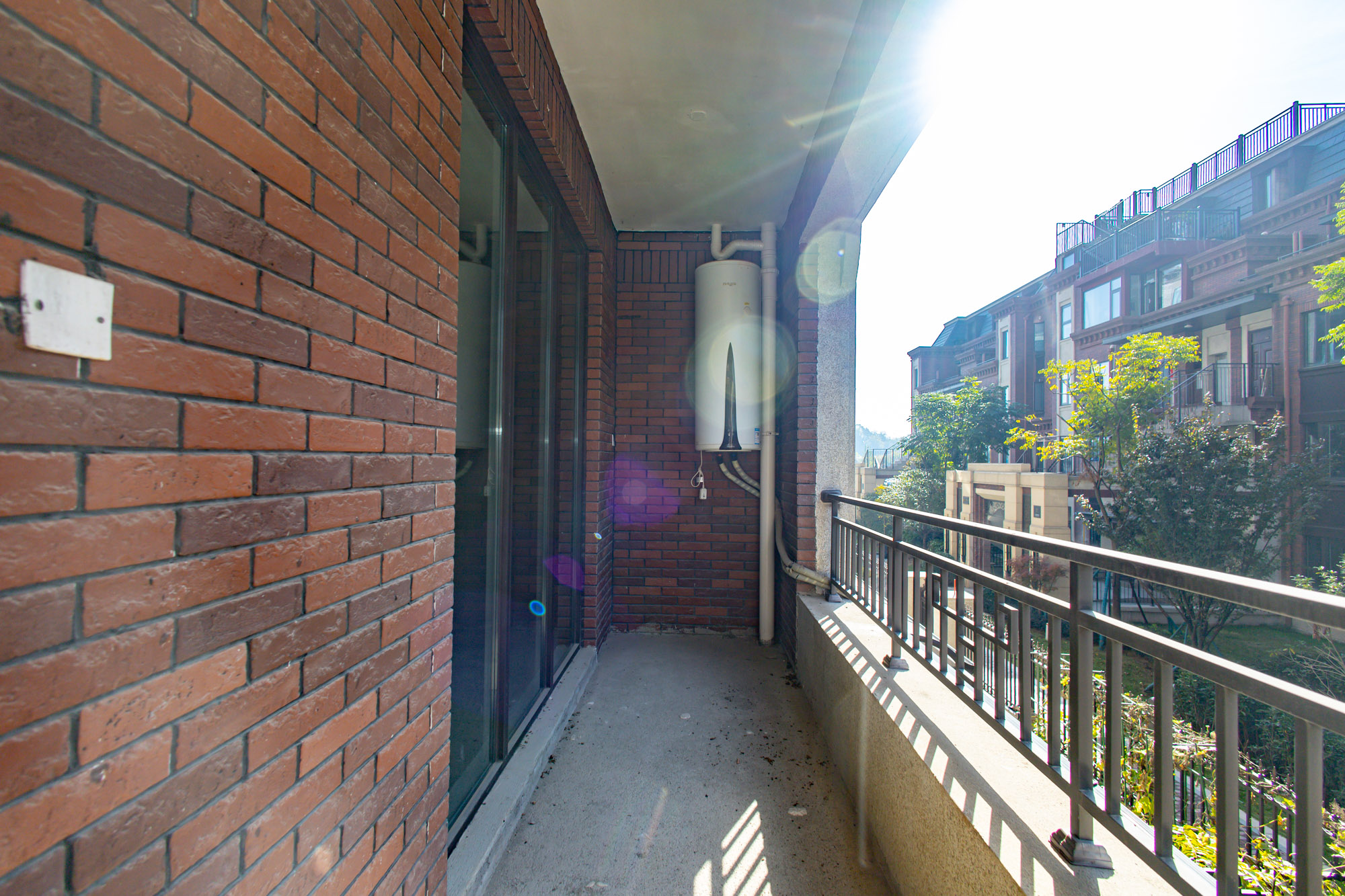 金地艺境 4室2厅2卫 216.0万 金地艺境 4室2厅2卫 216.0万阳台