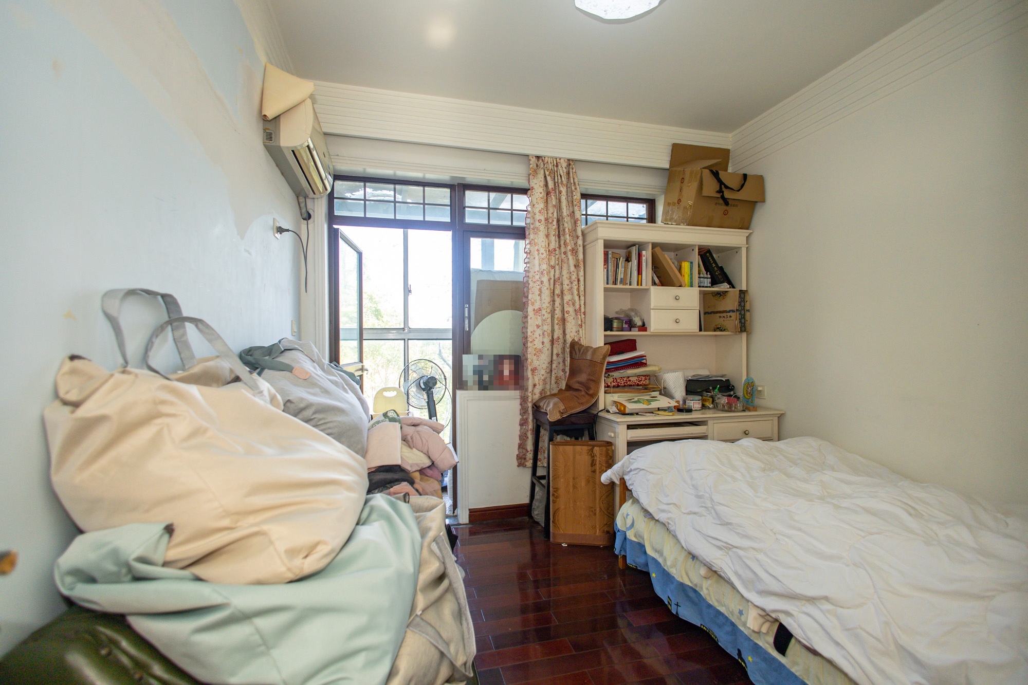 山水芙蓉国际新城 5室2厅1卫 186.0万 山水芙蓉国际新城 5室2厅1卫 186.0万卧室