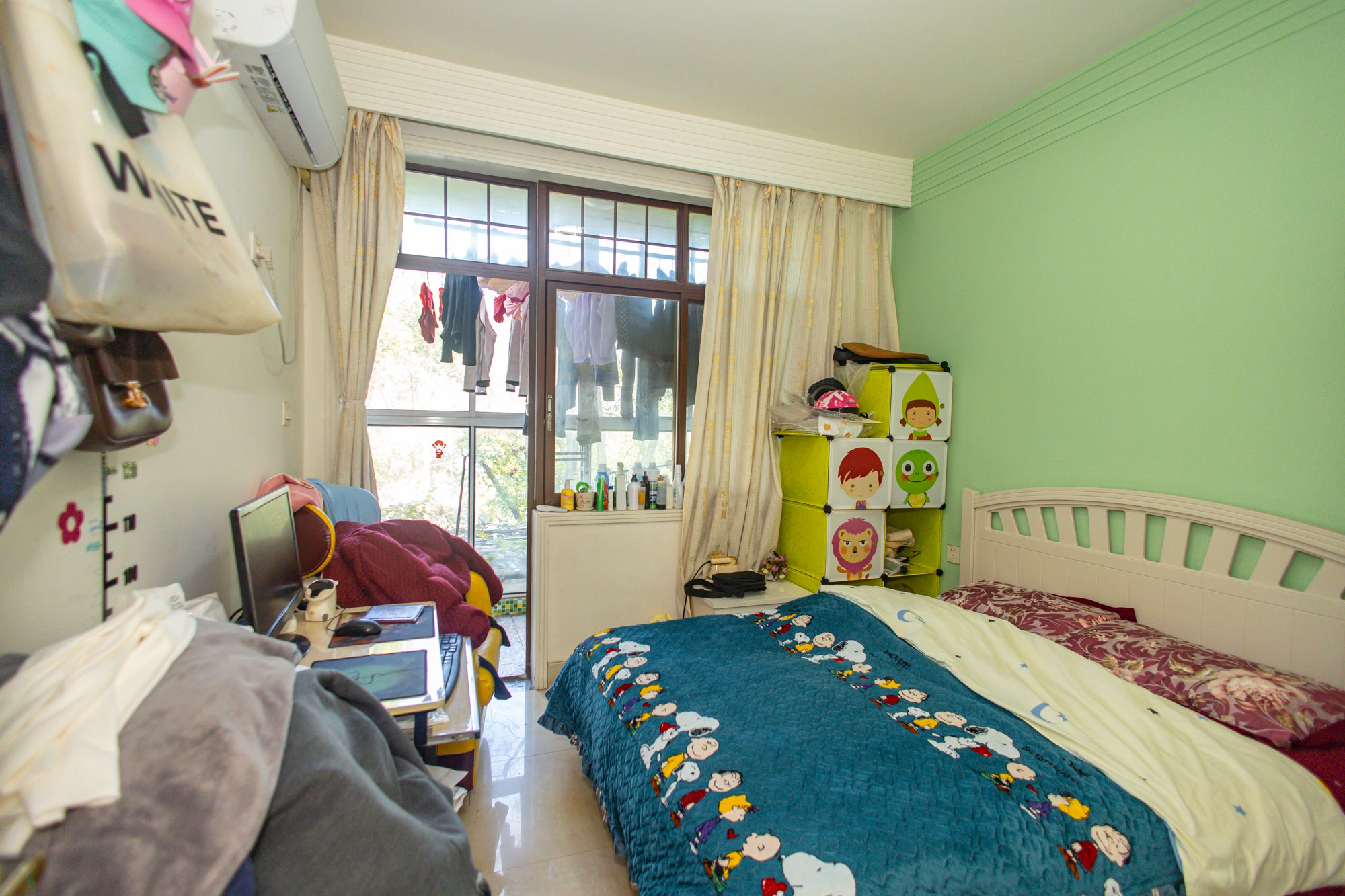 山水芙蓉国际新城 5室2厅1卫 186.0万 山水芙蓉国际新城 5室2厅1卫 186.0万卧室