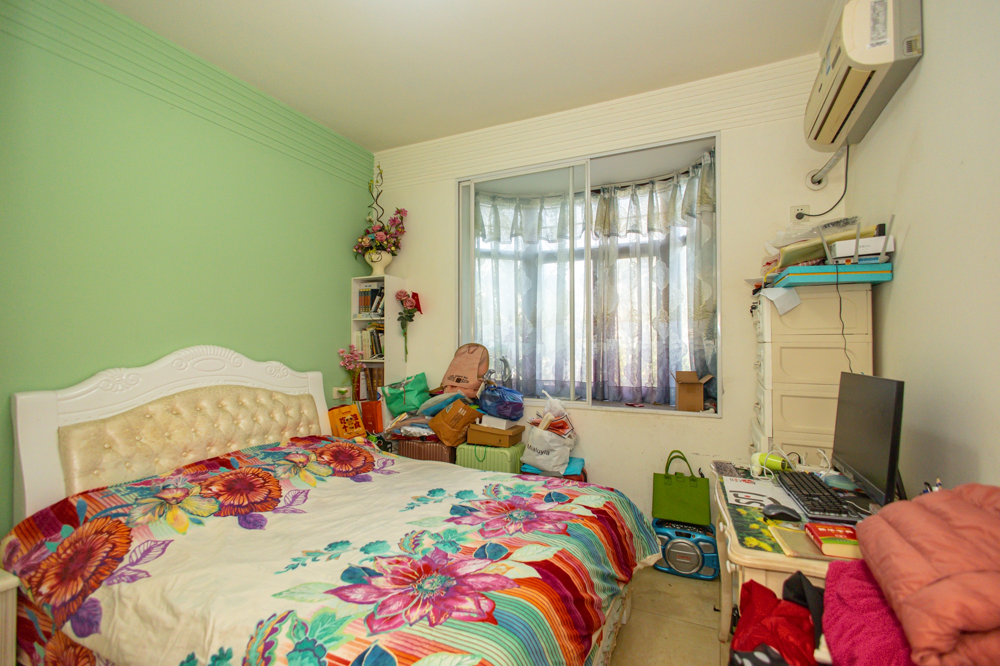 山水芙蓉国际新城 5室2厅1卫 186.0万 山水芙蓉国际新城 5室2厅1卫 186.0万卧室