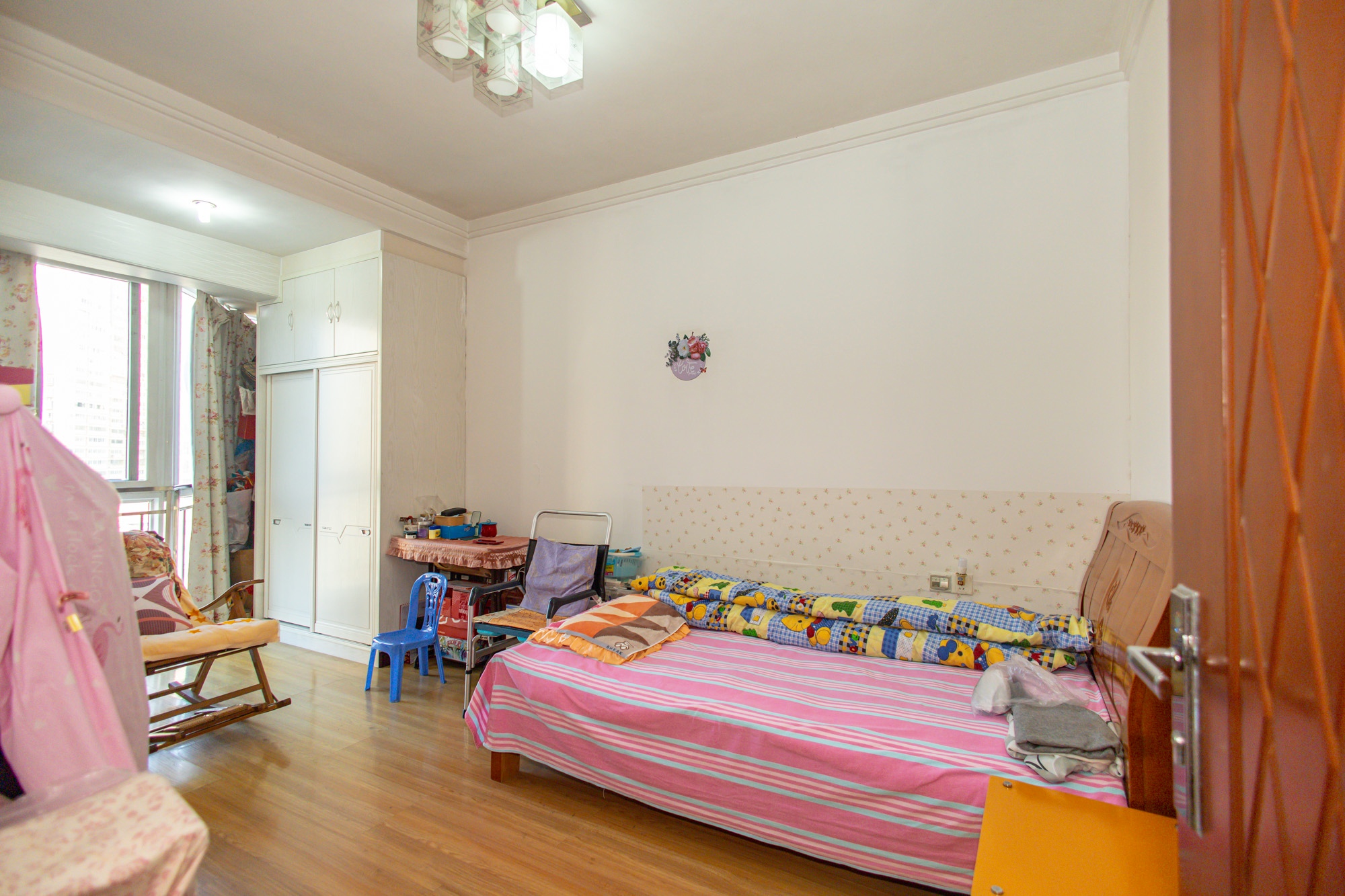 楚天家园  3室2厅2卫    99.0万 楚天家园  3室2厅2卫    99.0万卧室