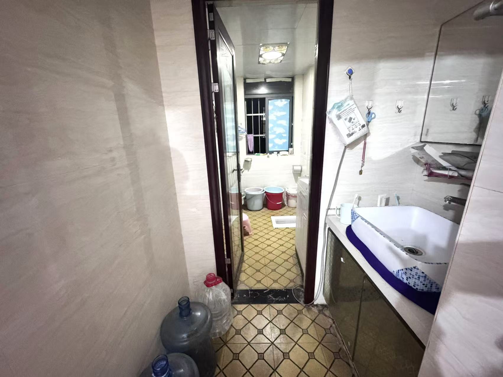 芦淞区荷叶名苑 3室2厅2卫 1600.0元/月 芦淞区荷叶名苑 3室2厅2卫 1600.0元/月室内图