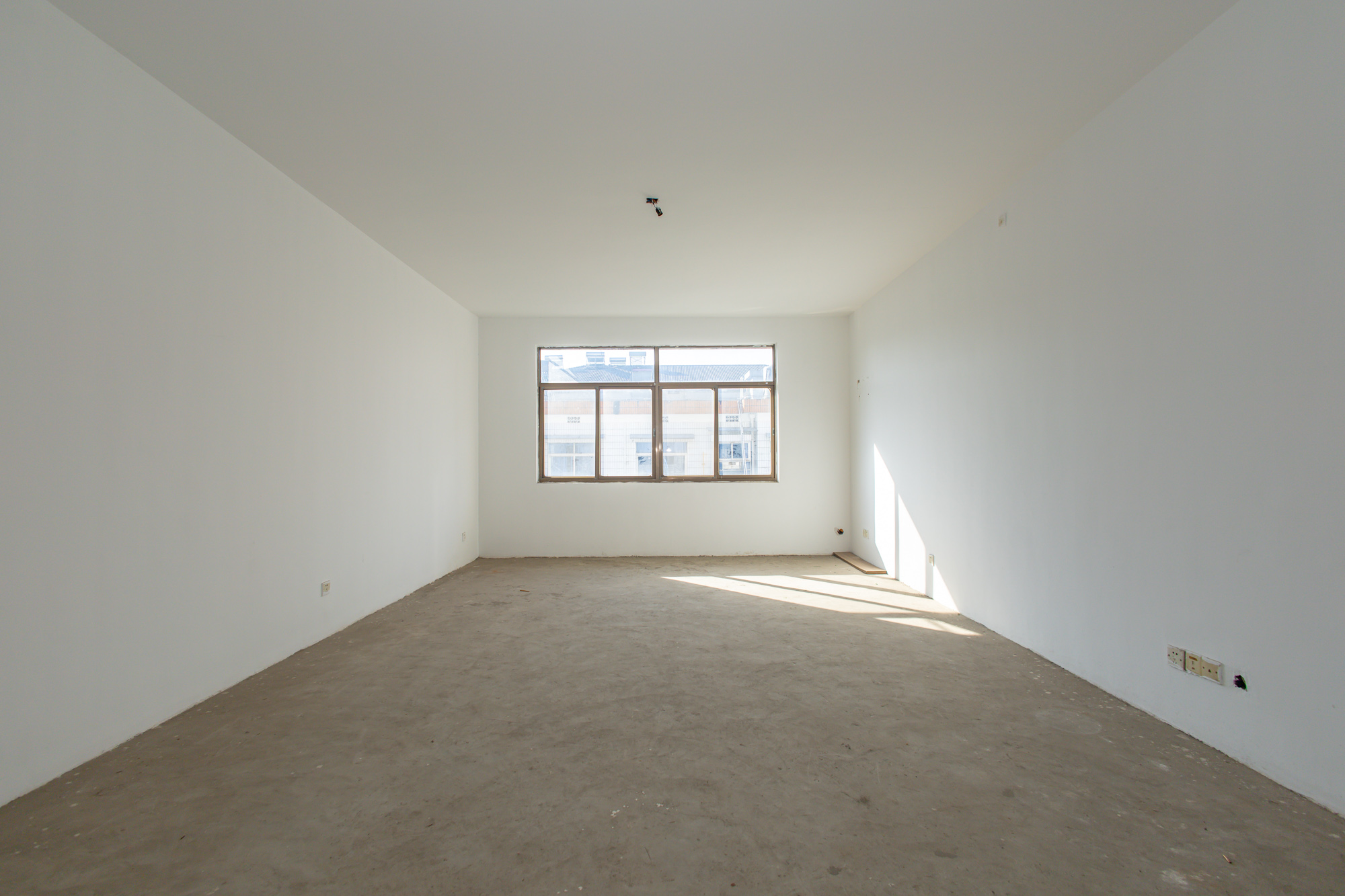 荣贵小区  4室2厅2卫    85.0万客厅