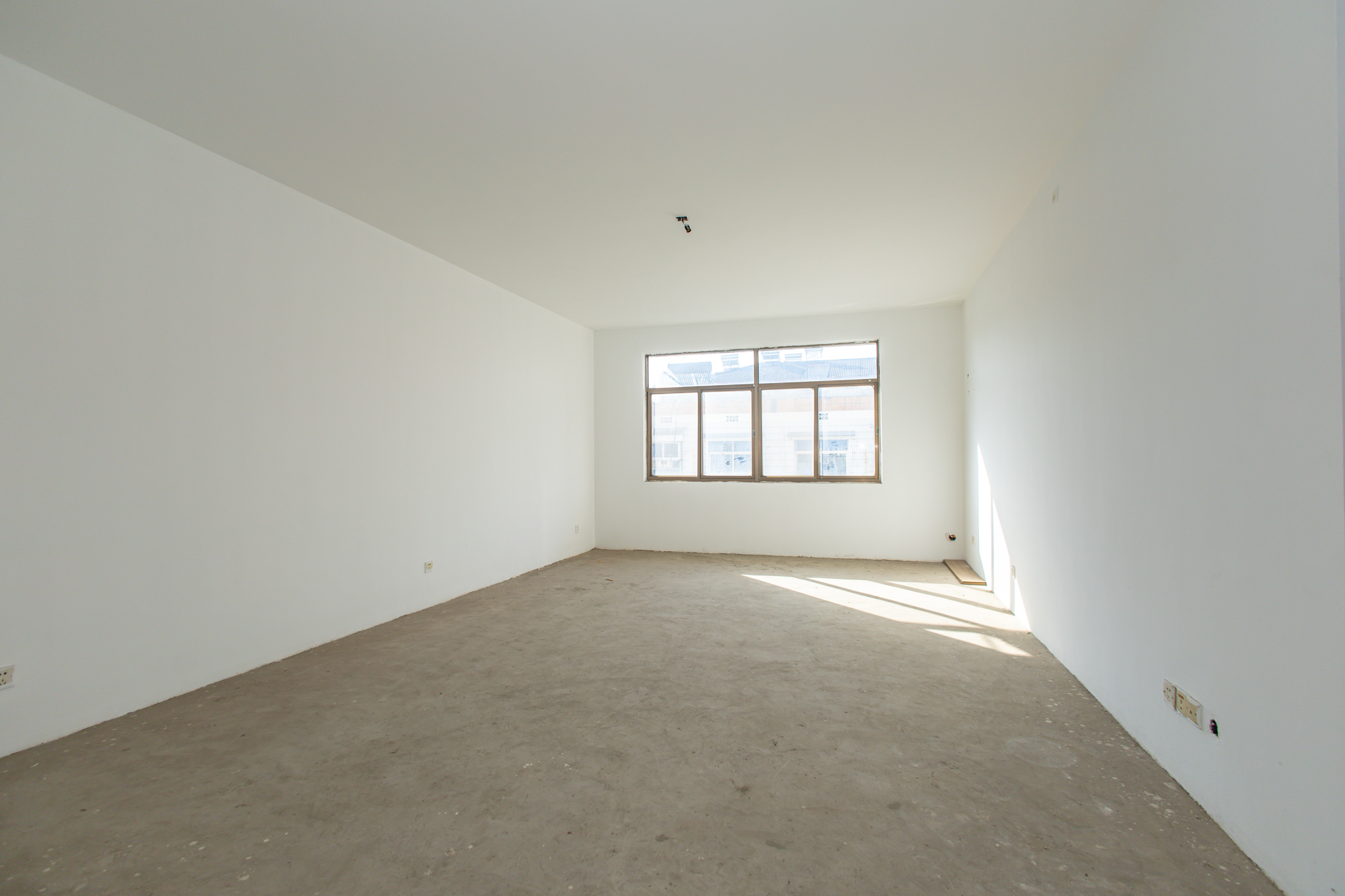 荣贵小区  4室2厅2卫    85.0万客厅