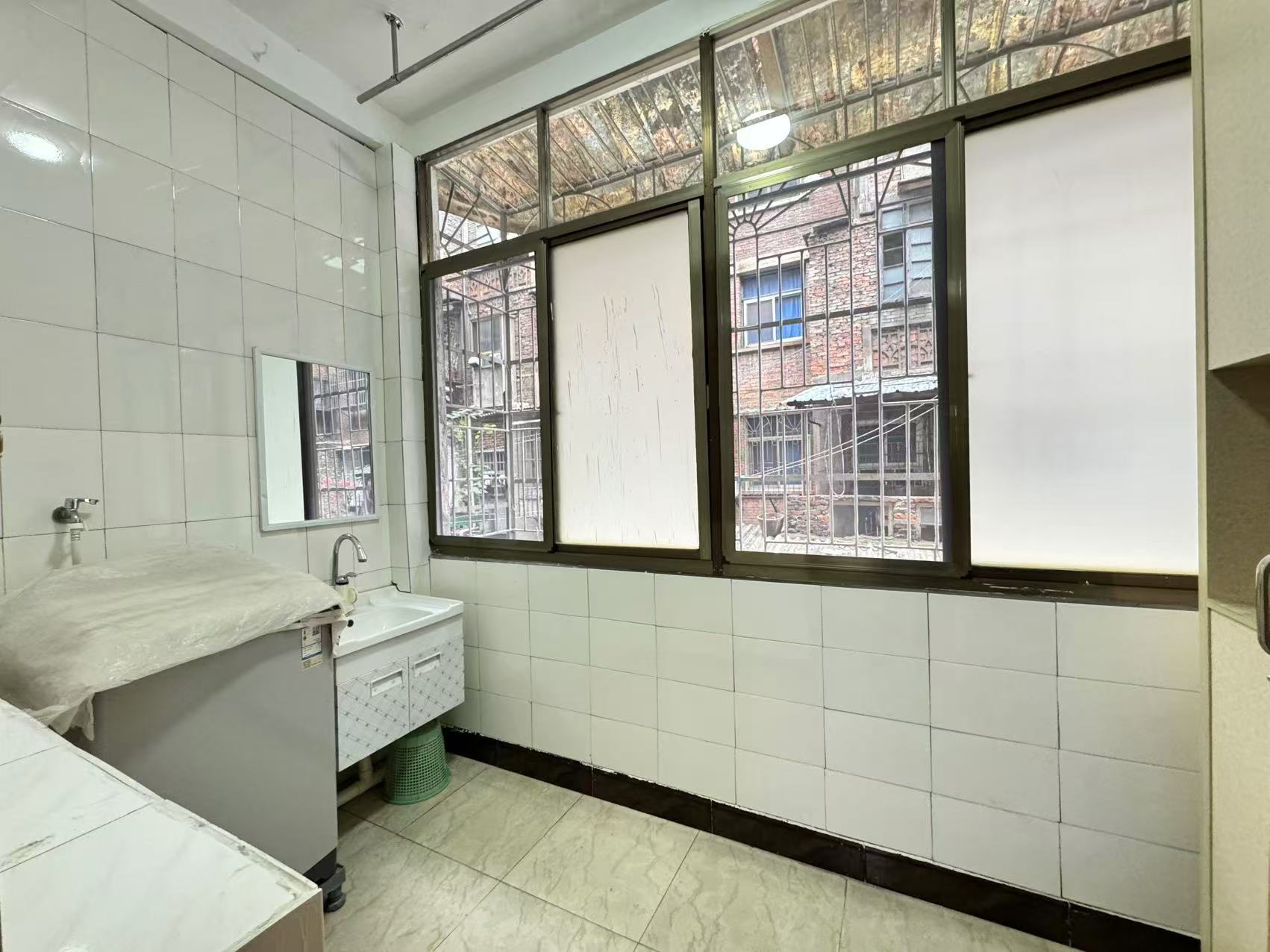 爱民路散盘 2室2厅1卫 1300.0元/月 爱民路散盘 2室2厅1卫 1300.0元/月室内图