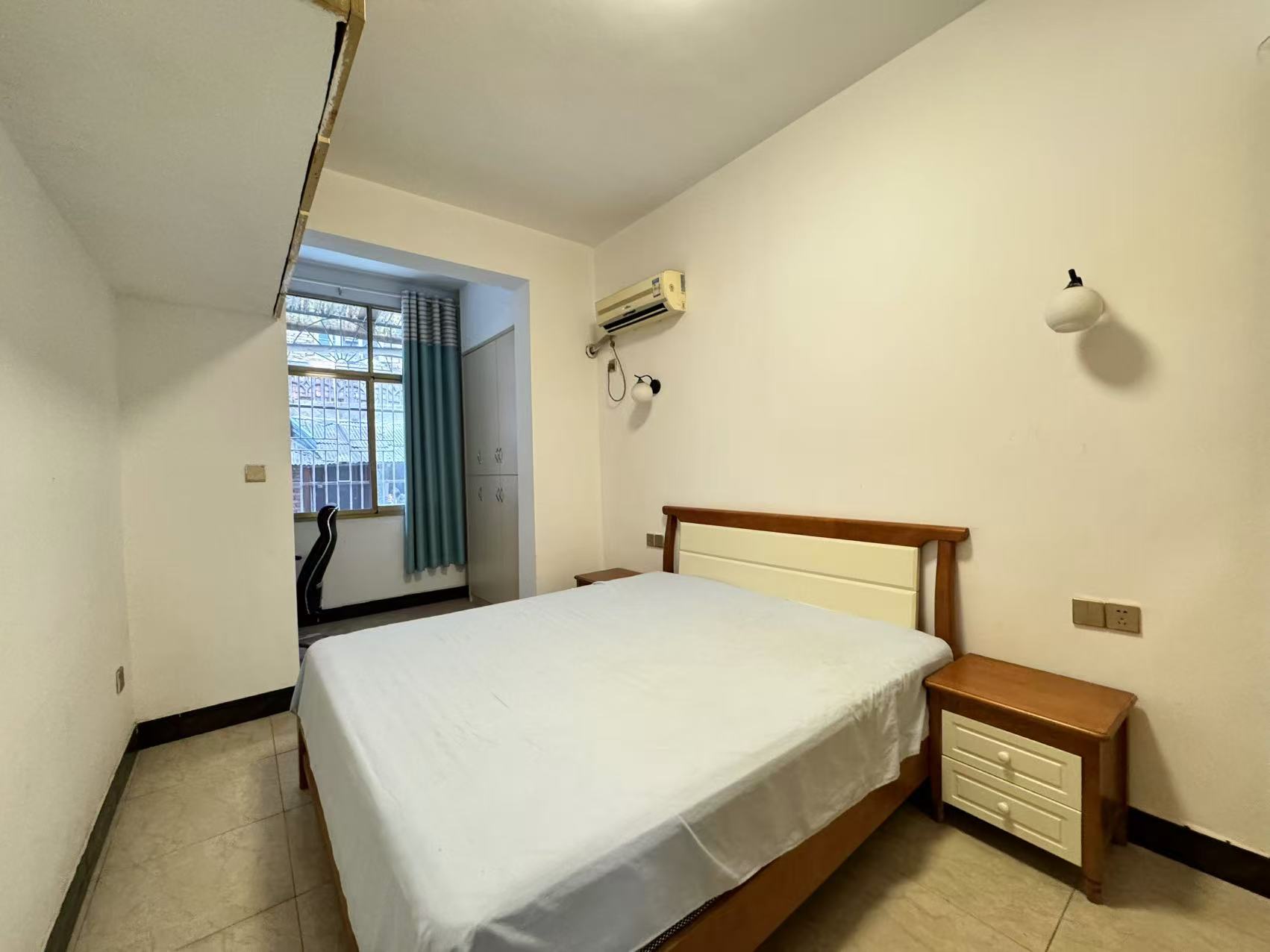 爱民路散盘 2室2厅1卫 1300.0元/月 爱民路散盘 2室2厅1卫 1300.0元/月室内图