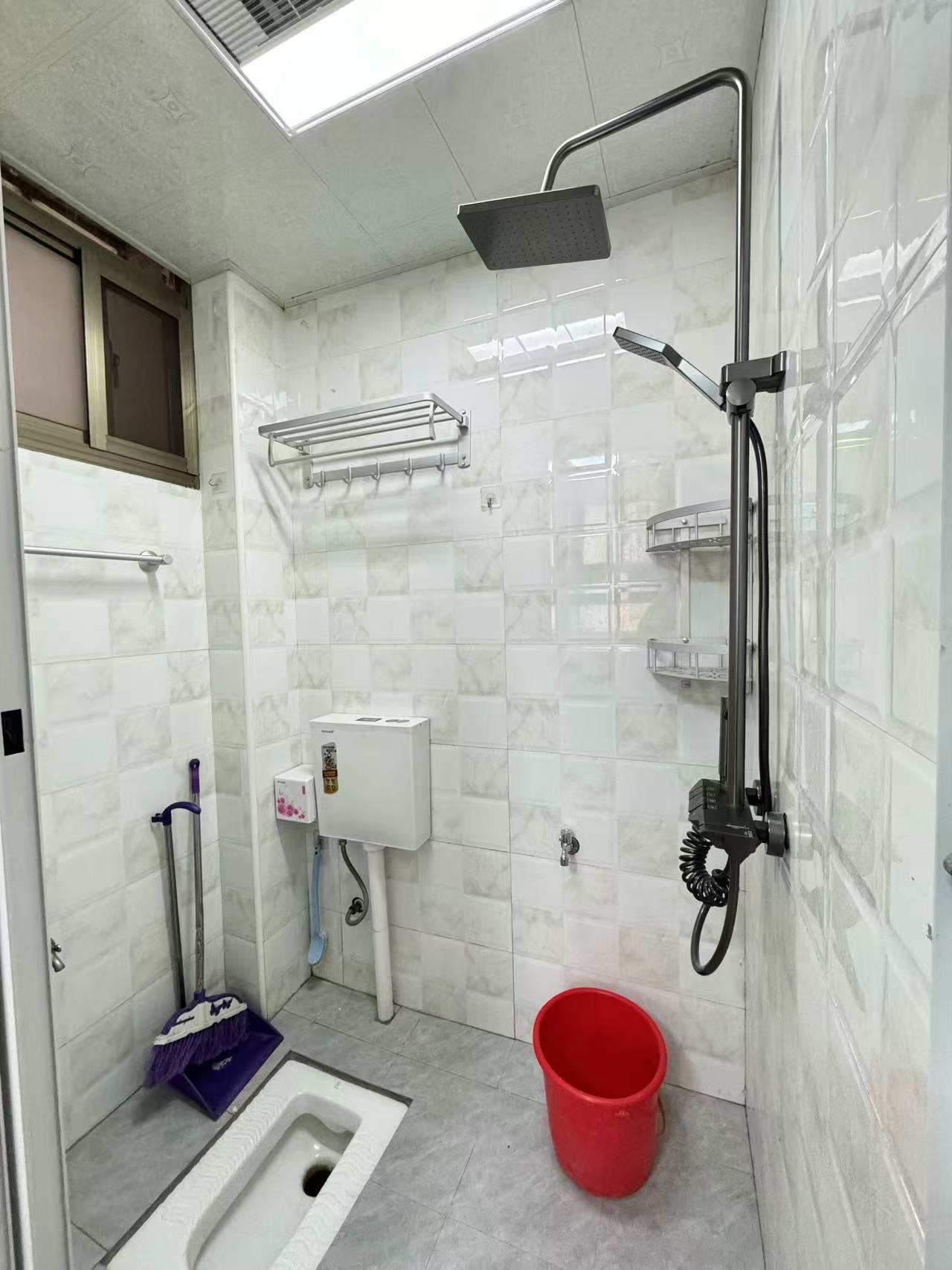 爱民路散盘 2室2厅1卫 1300.0元/月 爱民路散盘 2室2厅1卫 1300.0元/月室内图