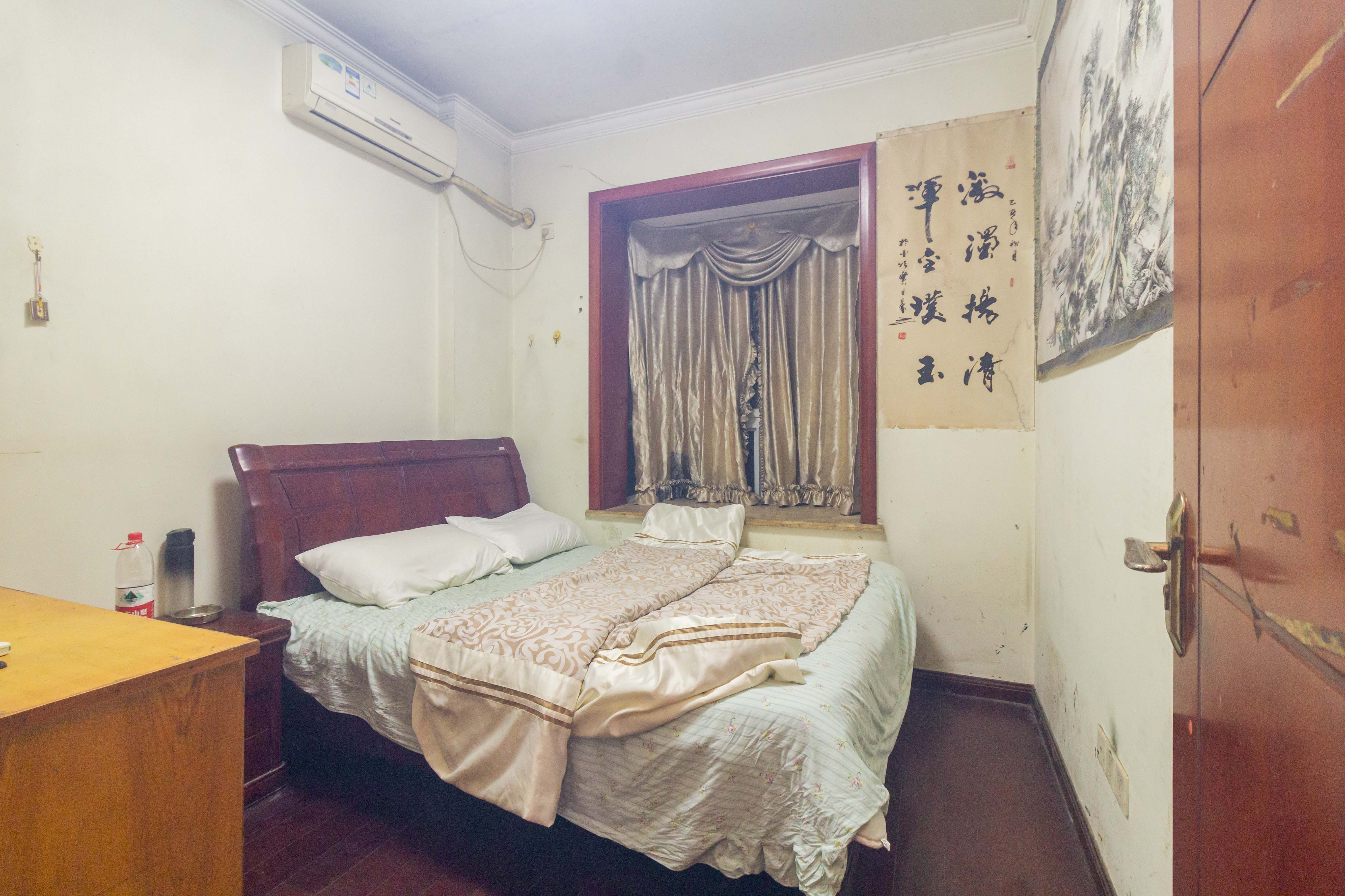 东门尚苑  4室2厅2卫   61.80万卧室