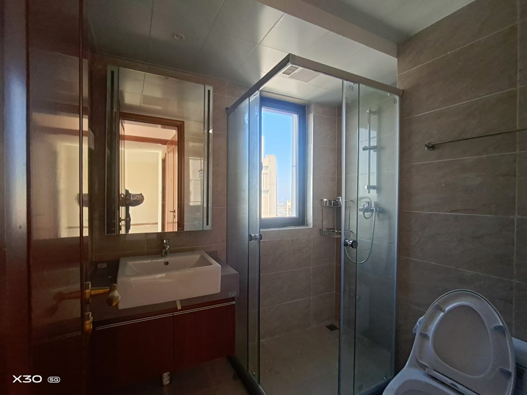 恒大名都 3室2厅2卫 49.8万 恒大名都 3室2厅2卫 49.8万客厅