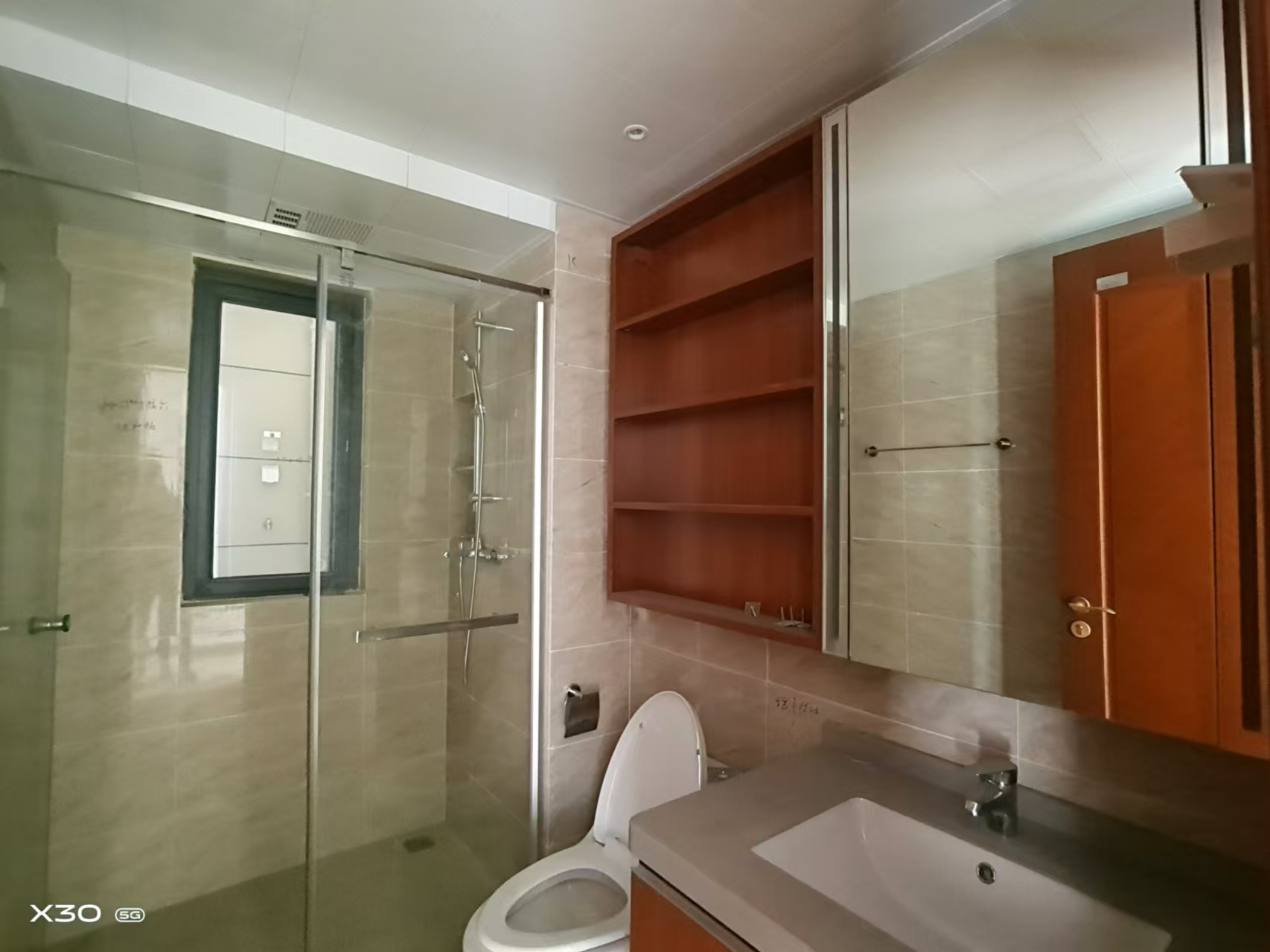 恒大名都 3室2厅2卫 49.8万 恒大名都 3室2厅2卫 49.8万客厅