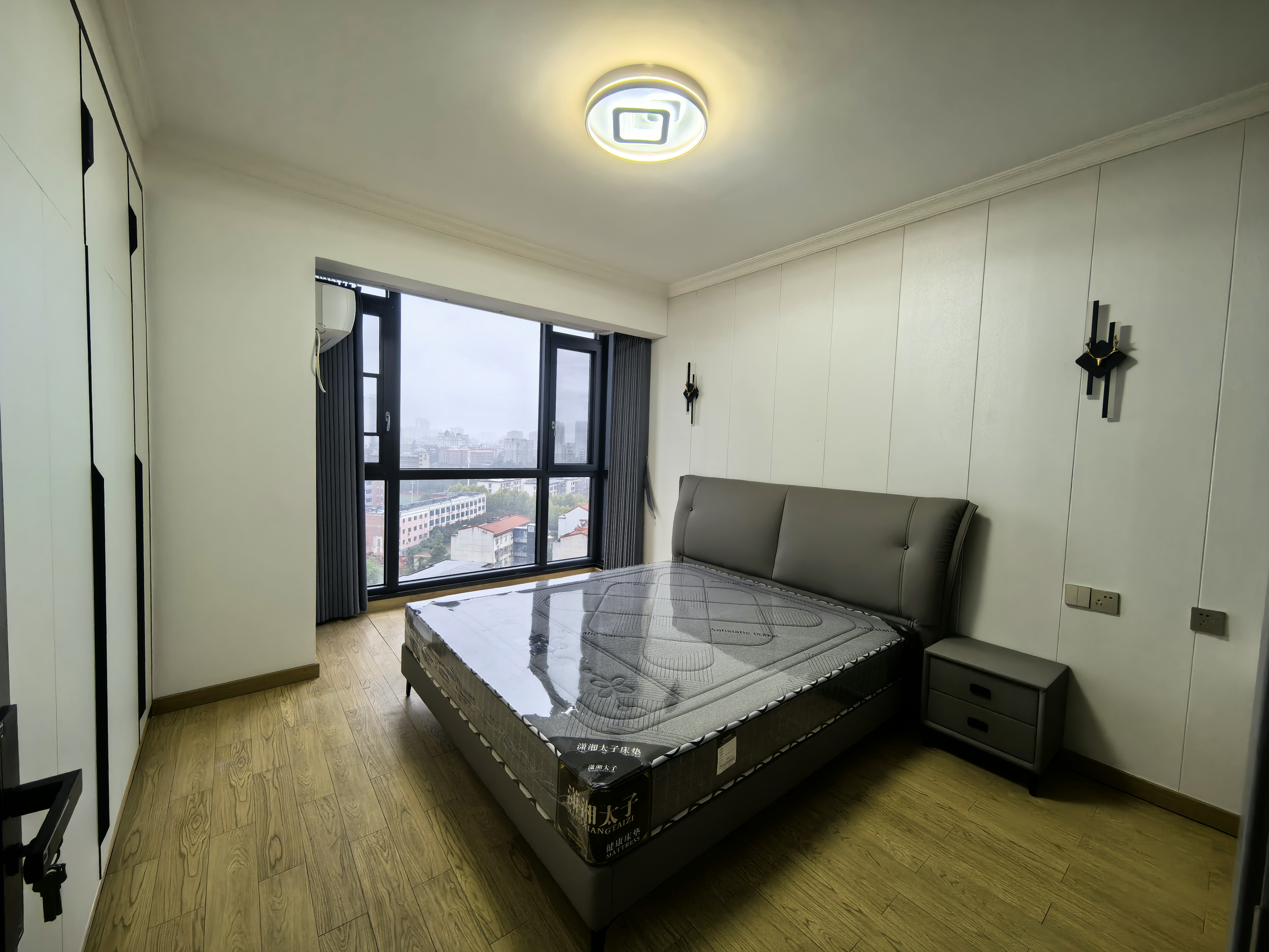 保利中央公馆 4室2厅2卫 3180.0元/月 保利中央公馆 4室2厅2卫 3180.0元/月室内图