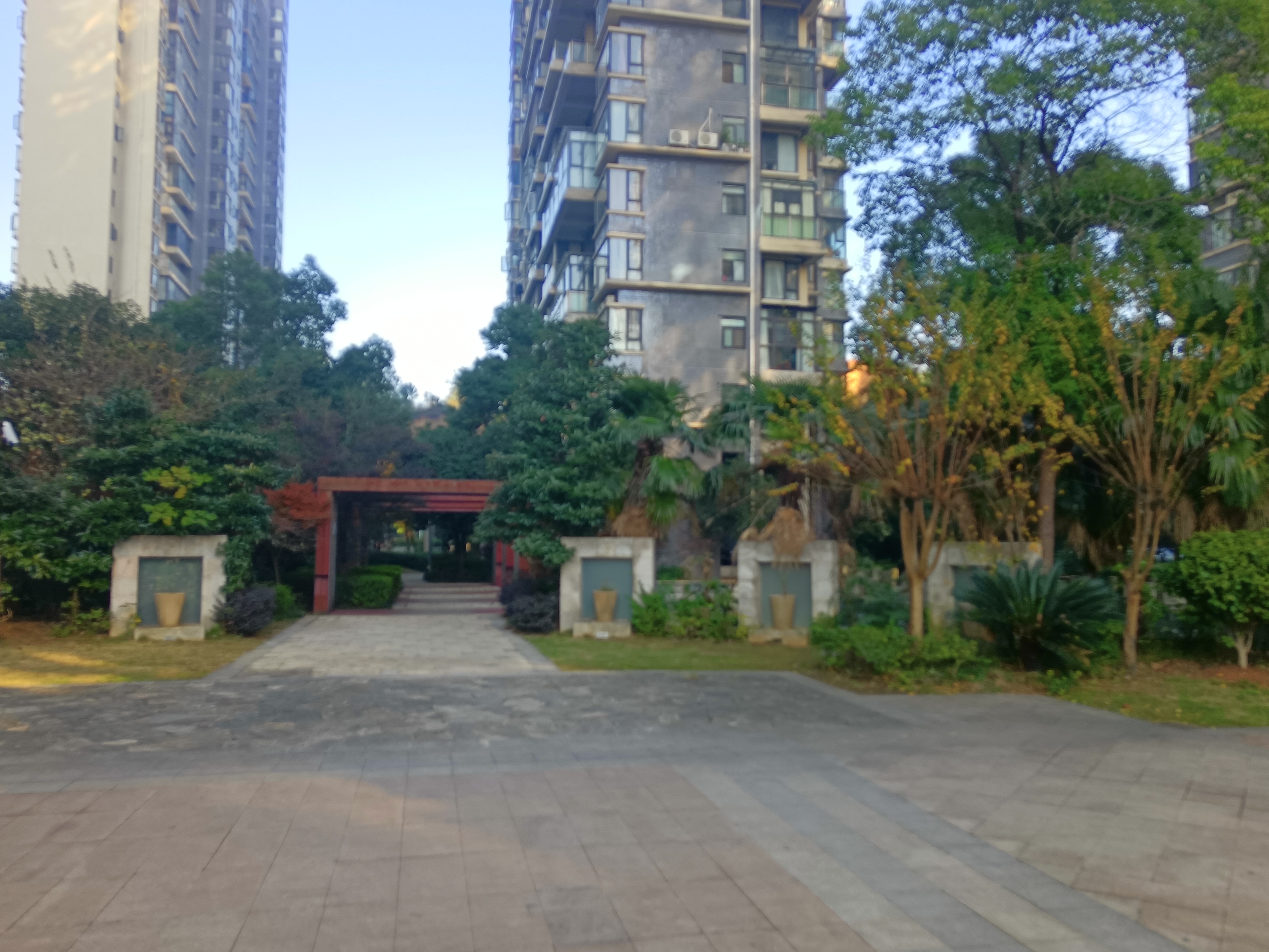 御景东方  13室2厅2卫    2200.0元/月 御景东方  13室2厅2卫    2200.0元/月小区图