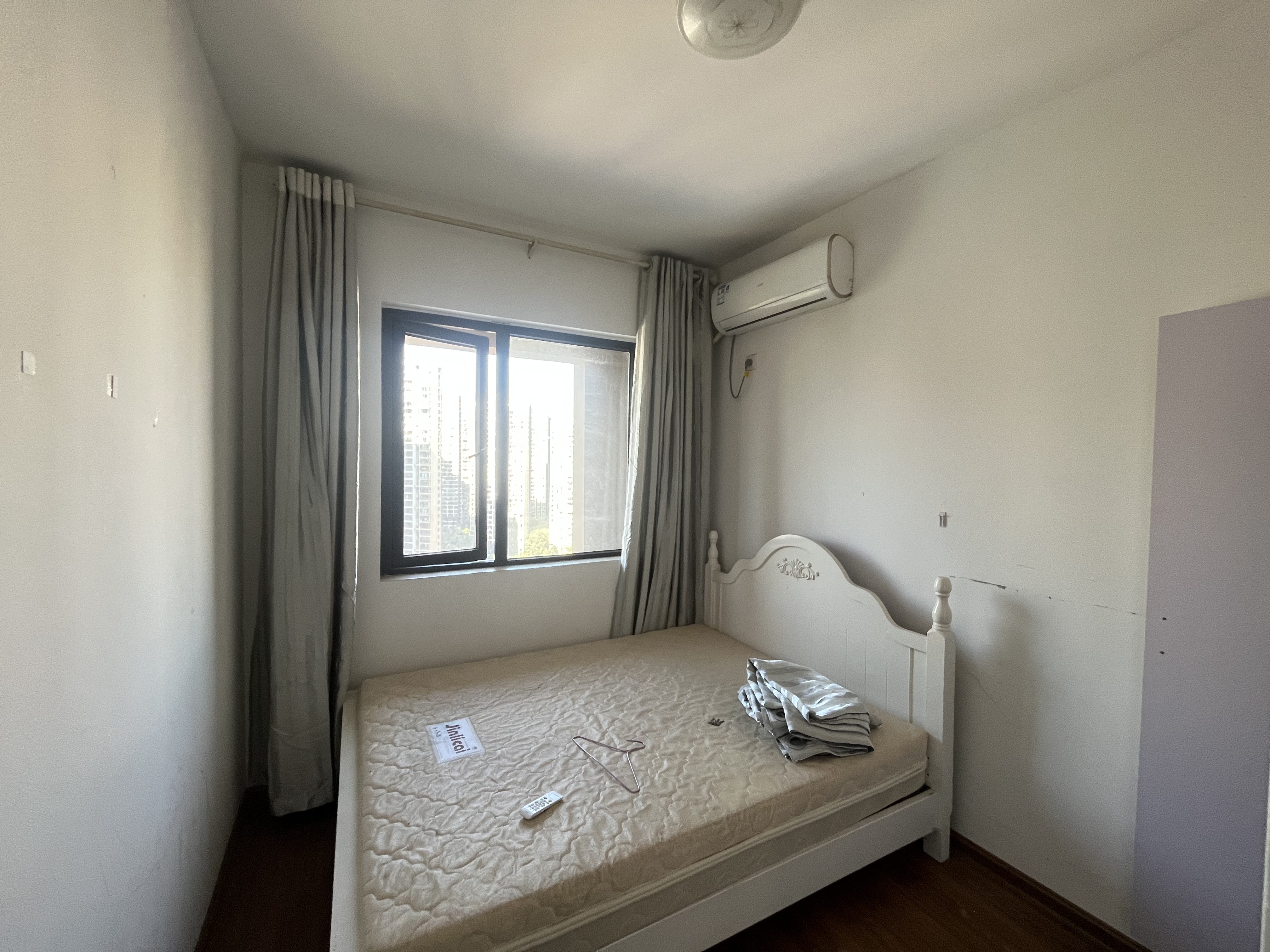 旭辉香樟公馆 3室1厅1卫 2500.0元/月 旭辉香樟公馆 3室1厅1卫 2500.0元/月室内图