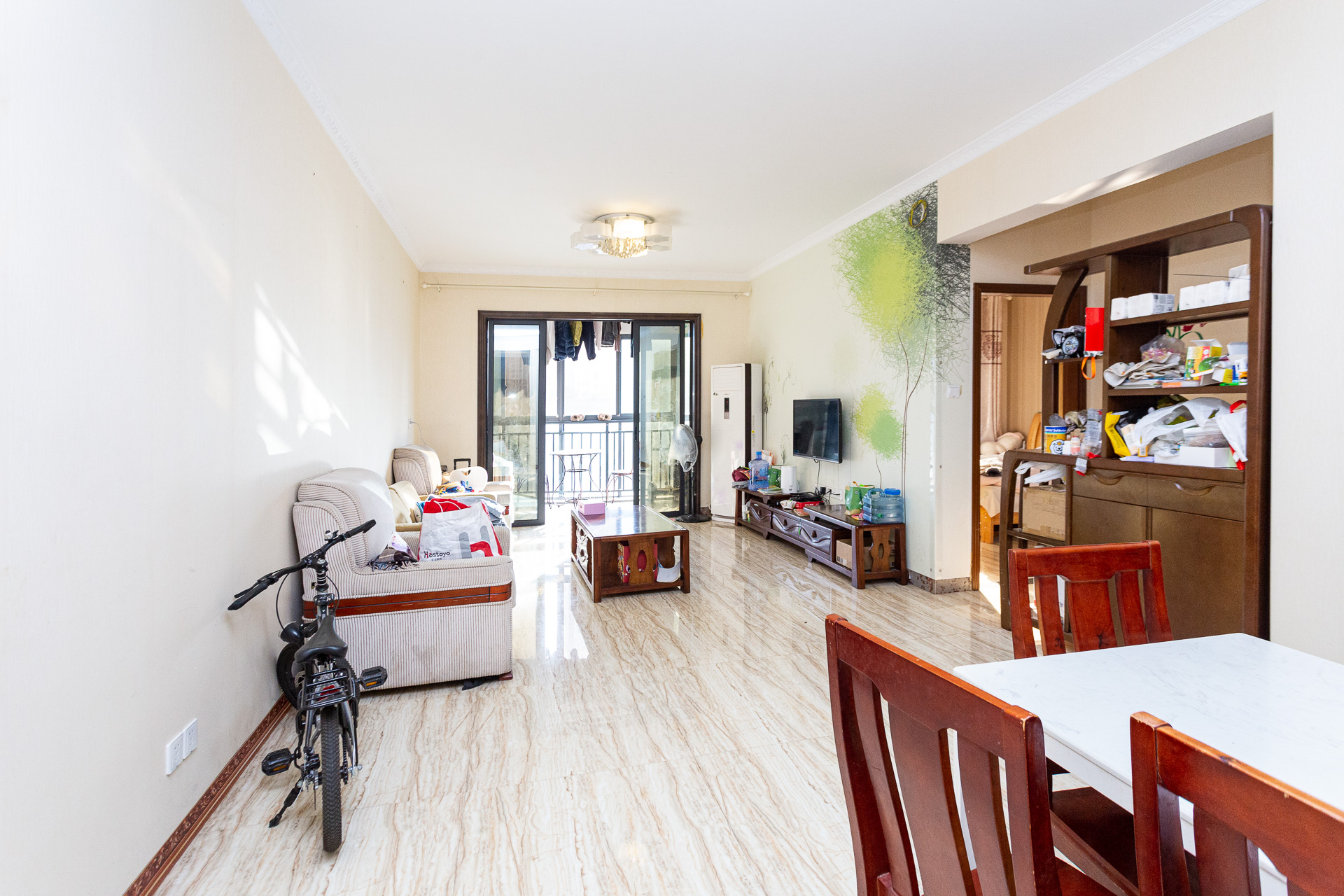 名家翡翠花园  2室2厅1卫    68.0万客厅