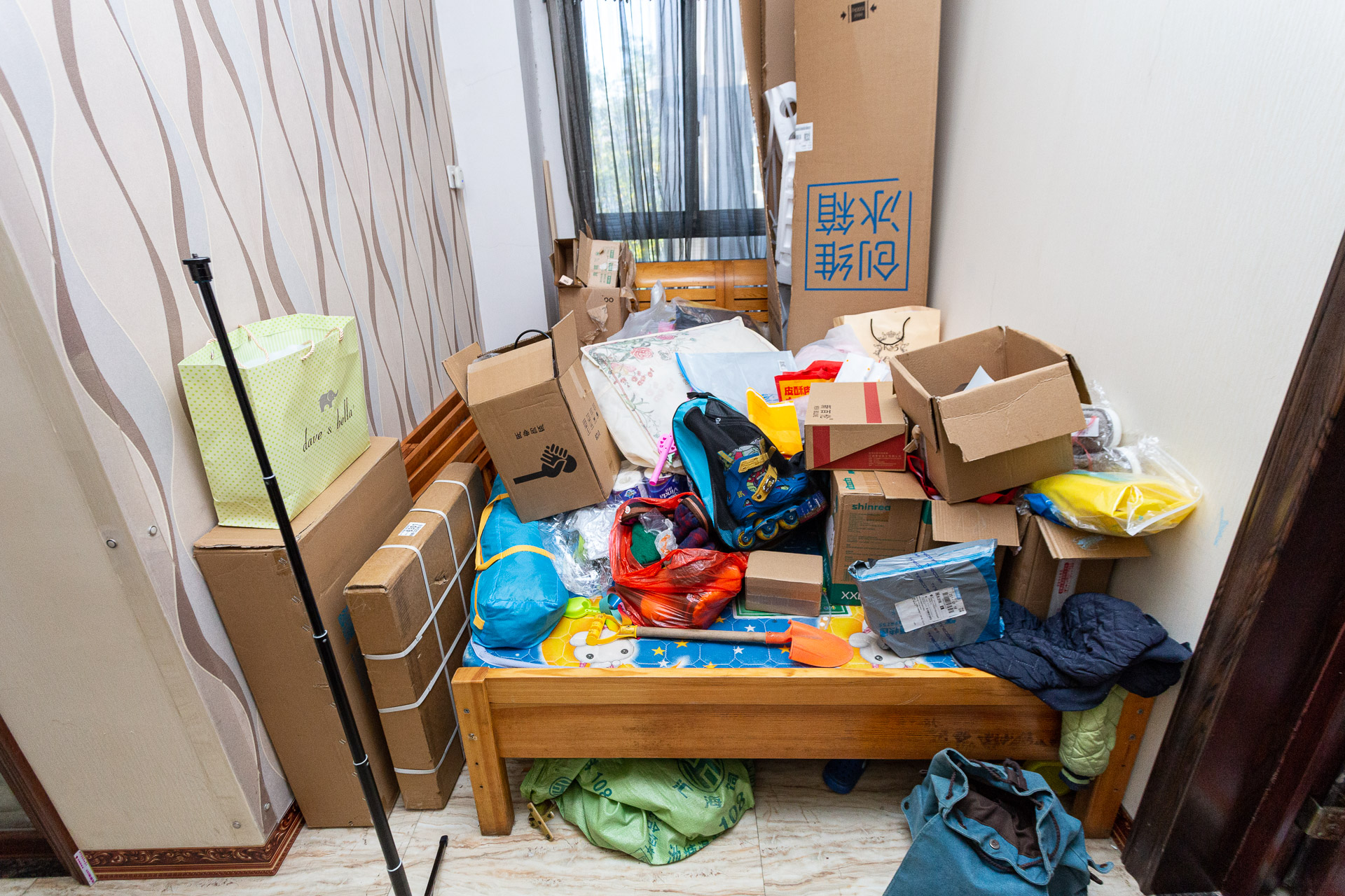 名家翡翠花园  2室2厅1卫    68.0万卧室