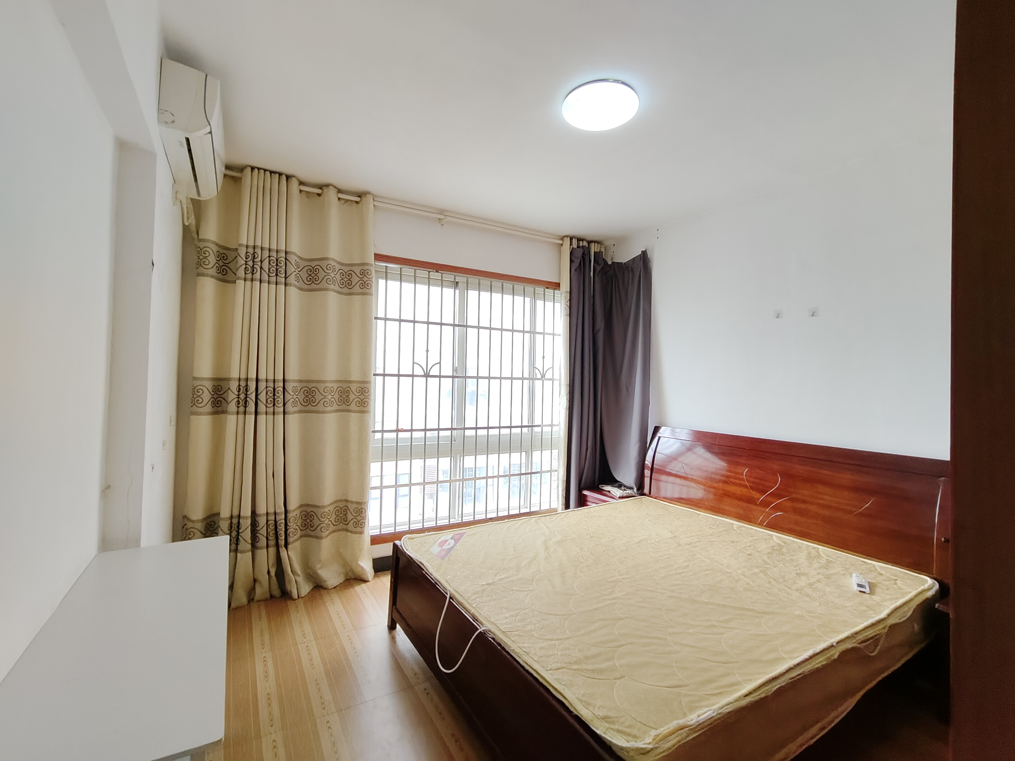 银港水晶城  2室2厅1卫    2200.0元/月室内图
