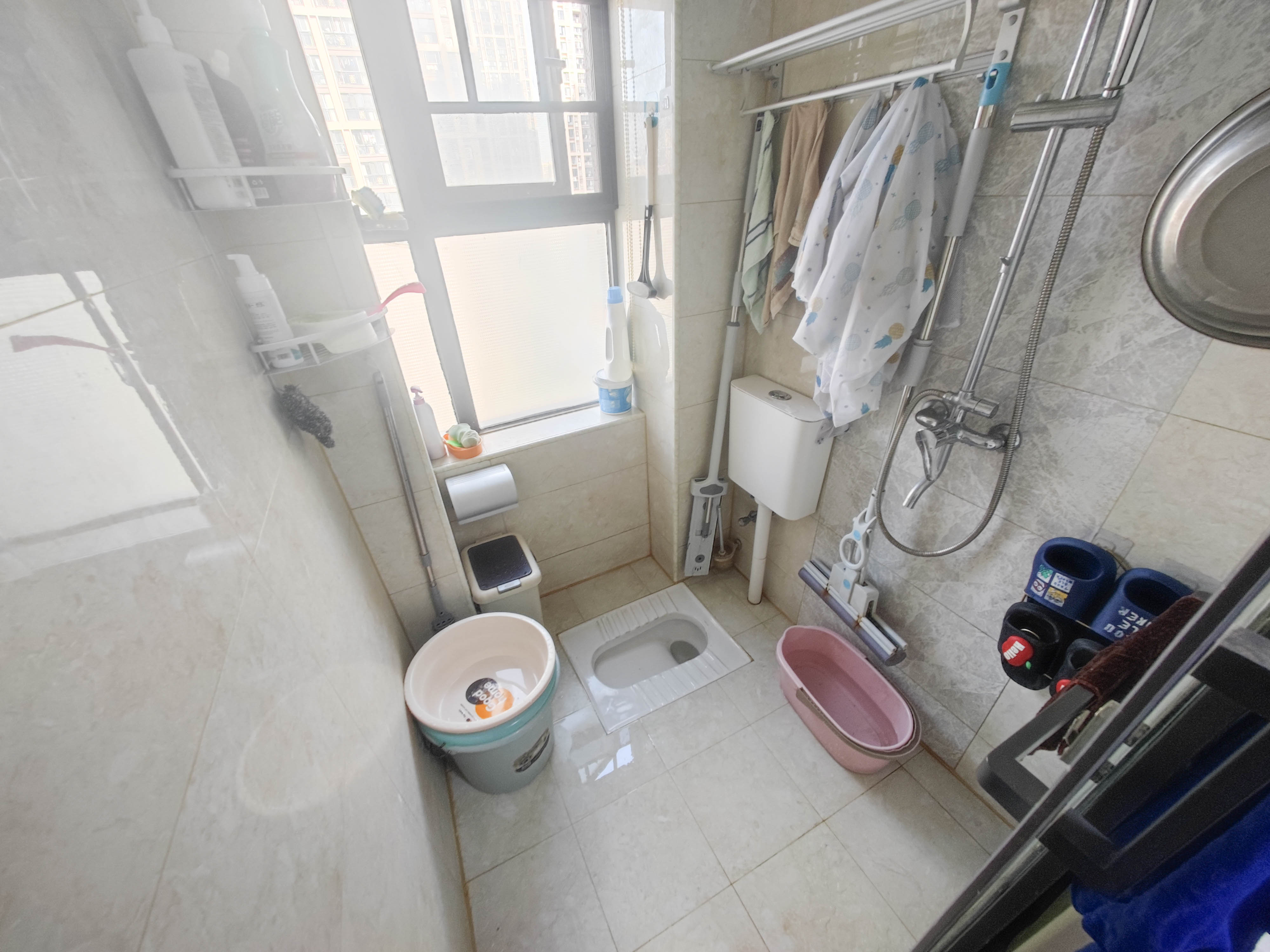 南城印象  3室2厅2卫   95.00万卫生间
