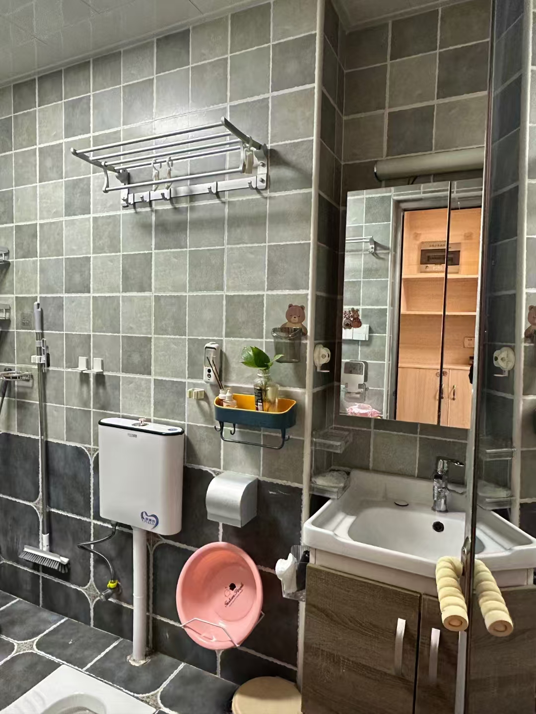 怡海星城 1室1厅1卫 1200.0元/月 怡海星城 1室1厅1卫 1200.0元/月室内图