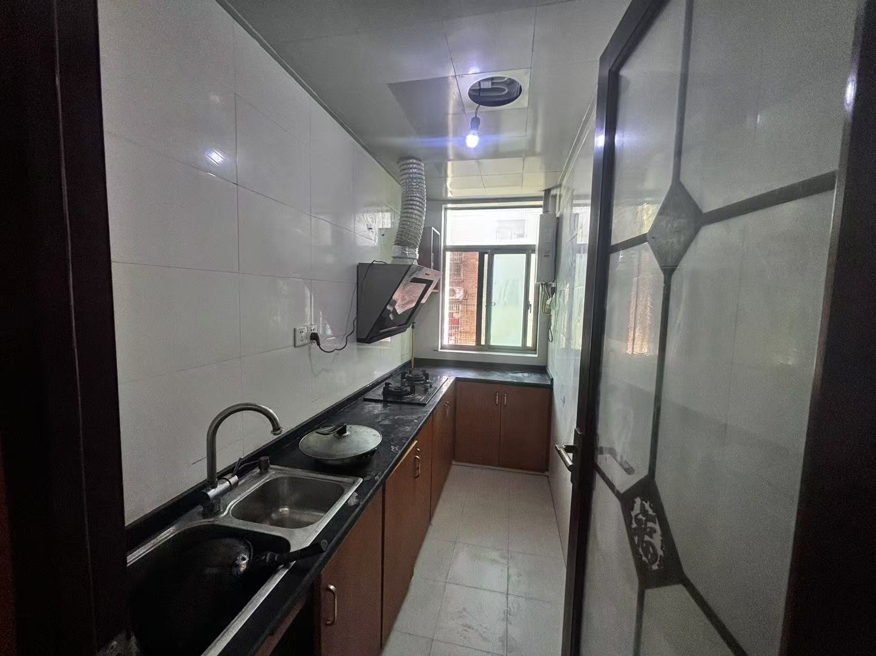 盛世鑫城 1室1厅1卫 1300.0元/月 盛世鑫城 1室1厅1卫 1300.0元/月室内图