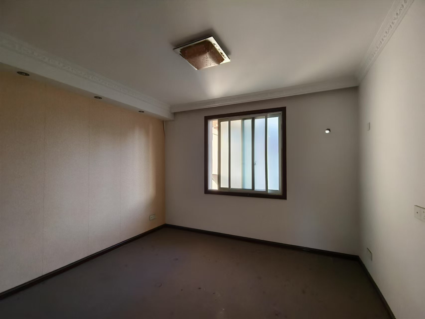 精锐华府(精锐华庭) 4室2厅2卫 32.0万 精锐华府(精锐华庭) 4室2厅2卫 32.0万室内图