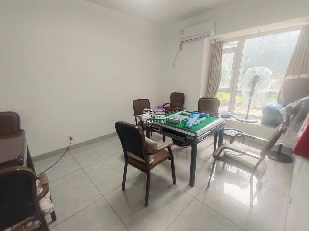 奥园广场 3室2厅2卫 2000.0元/月 奥园广场 3室2厅2卫 2000.0元/月室内图