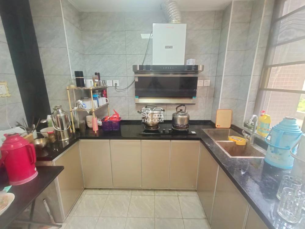 奥园广场 3室2厅2卫 2000.0元/月 奥园广场 3室2厅2卫 2000.0元/月室内图